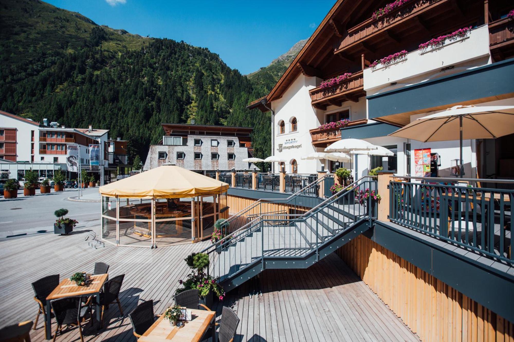 Hotel Mittagskogel Pitztal Sankt Leonhard im Pitztal Exterior photo