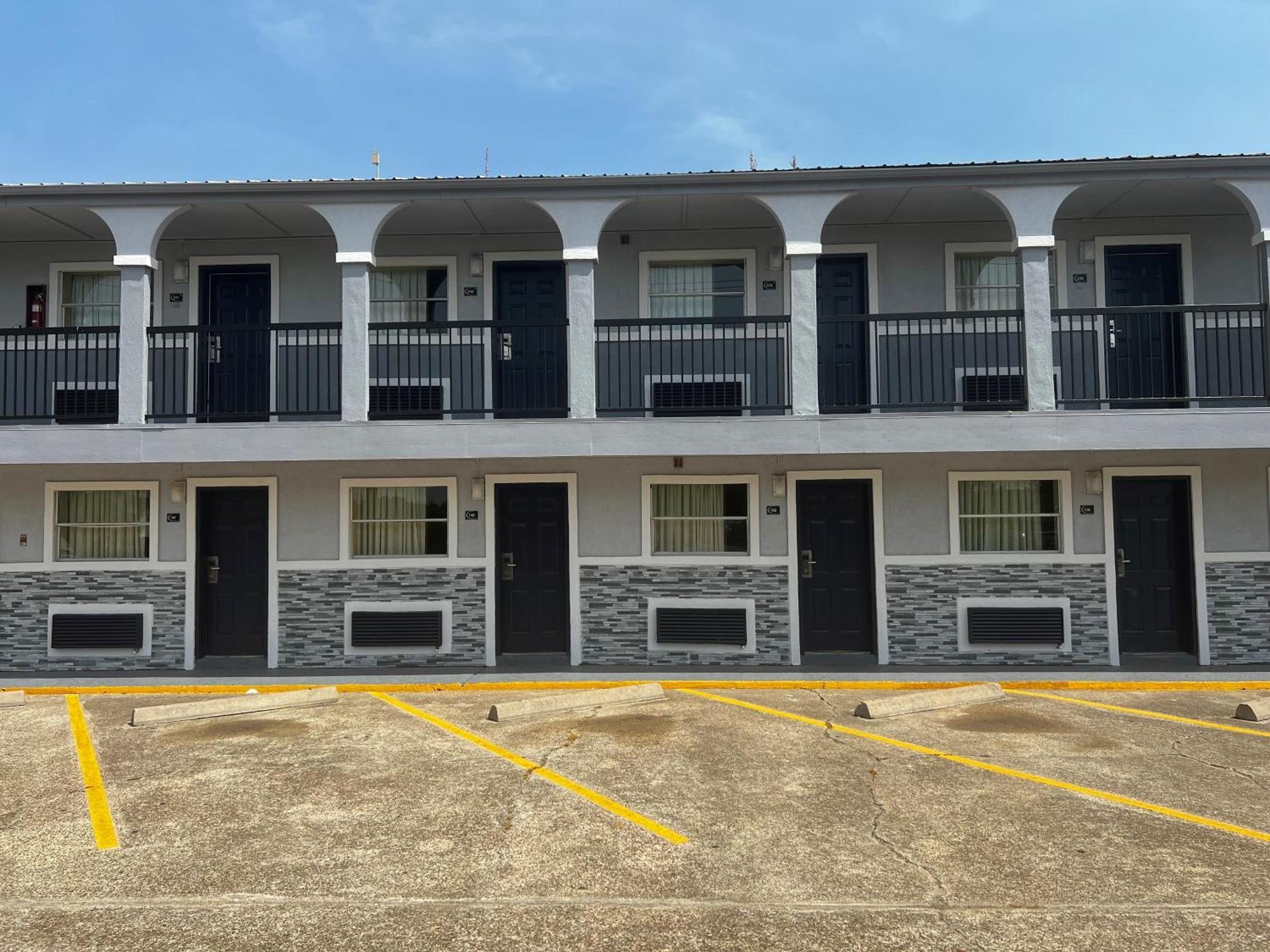 Super 8 By Wyndham La Marque Tx/Texas City Area Exterior photo