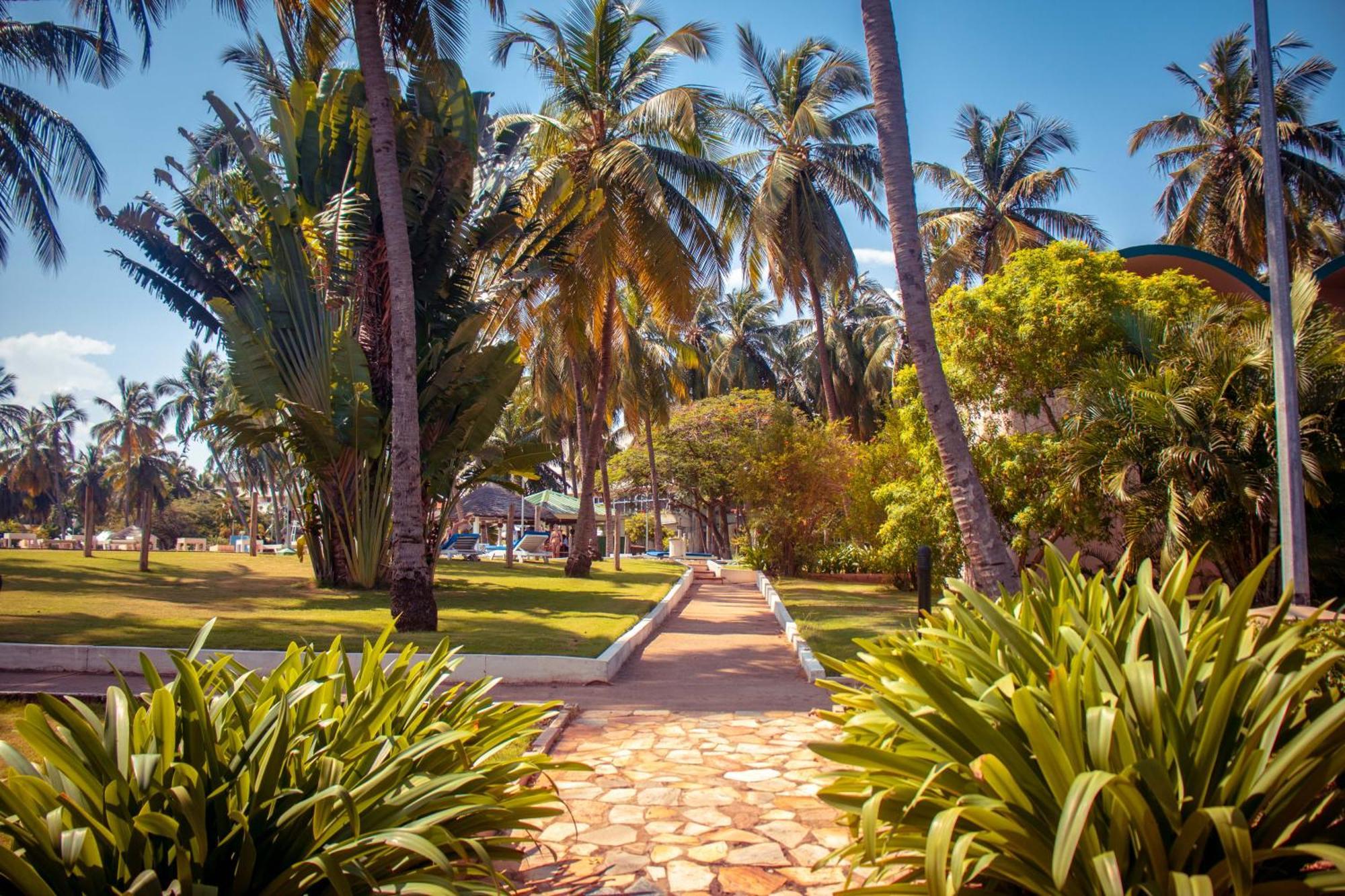 Hotel Sarakawa Lome Exterior photo