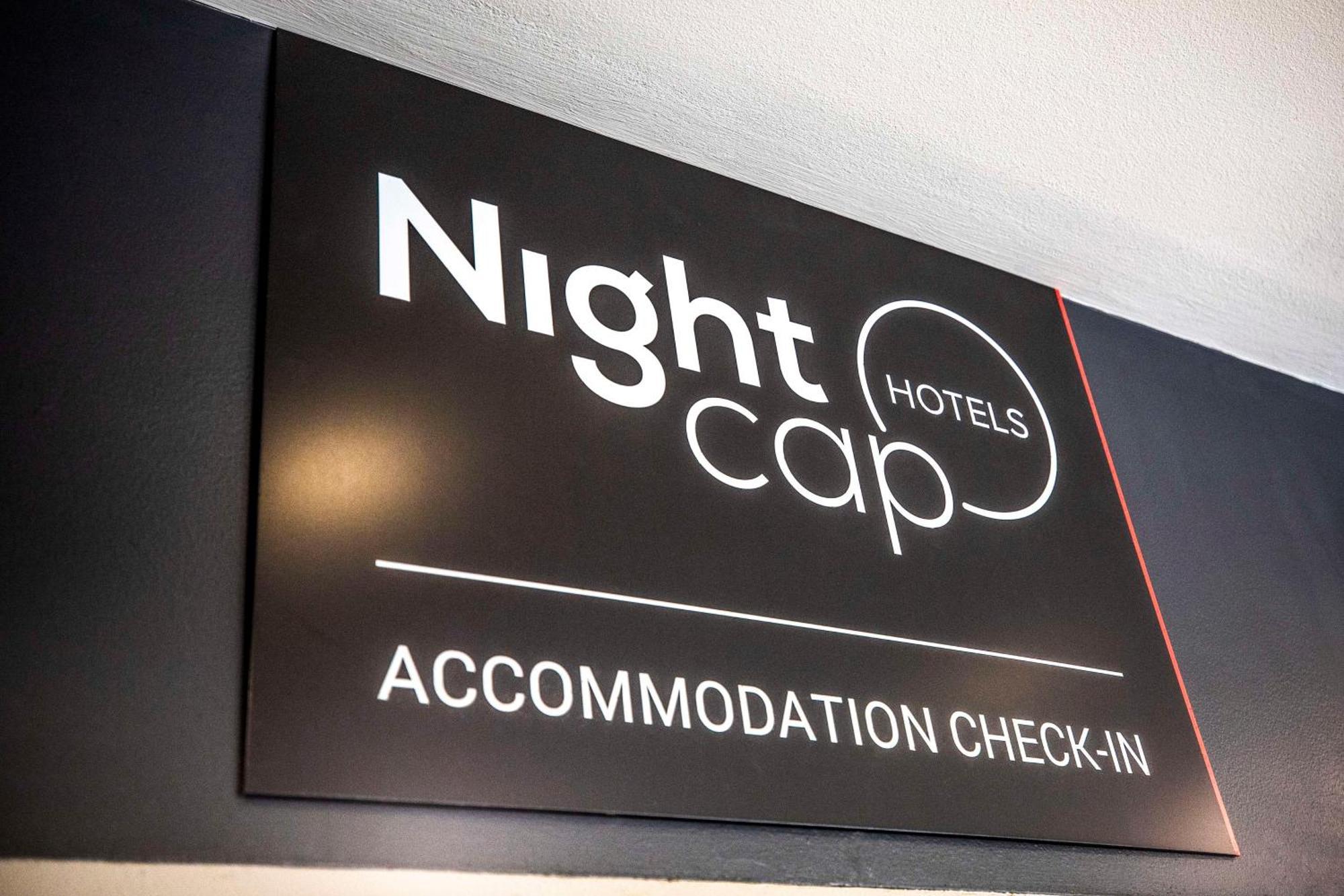 Nightcap At High Flyer Hotel Bankstown Exterior photo