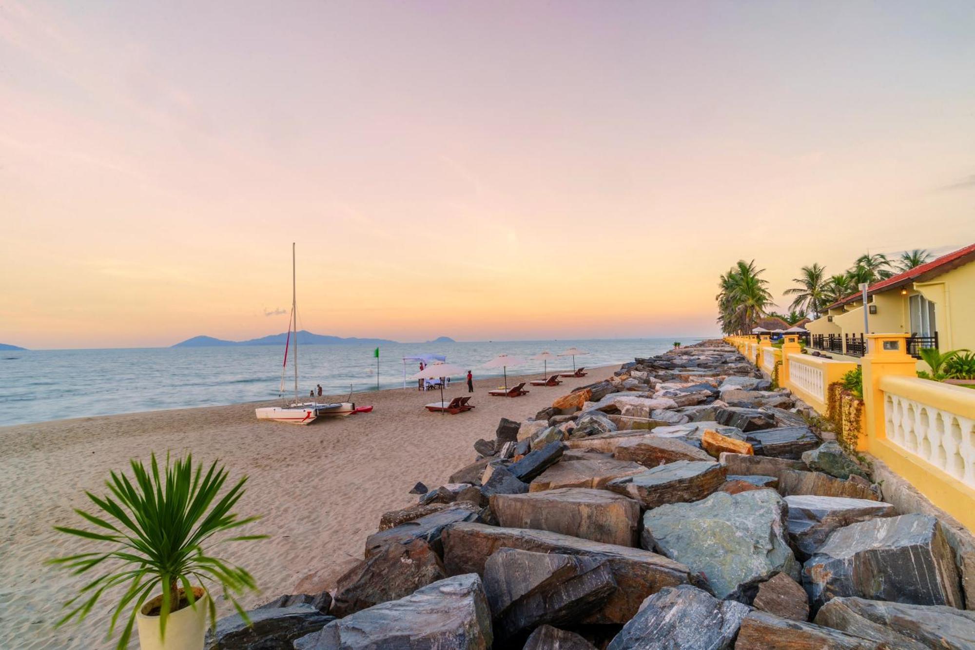 Victoria Hoi An Beach Resort & Spa Exterior photo