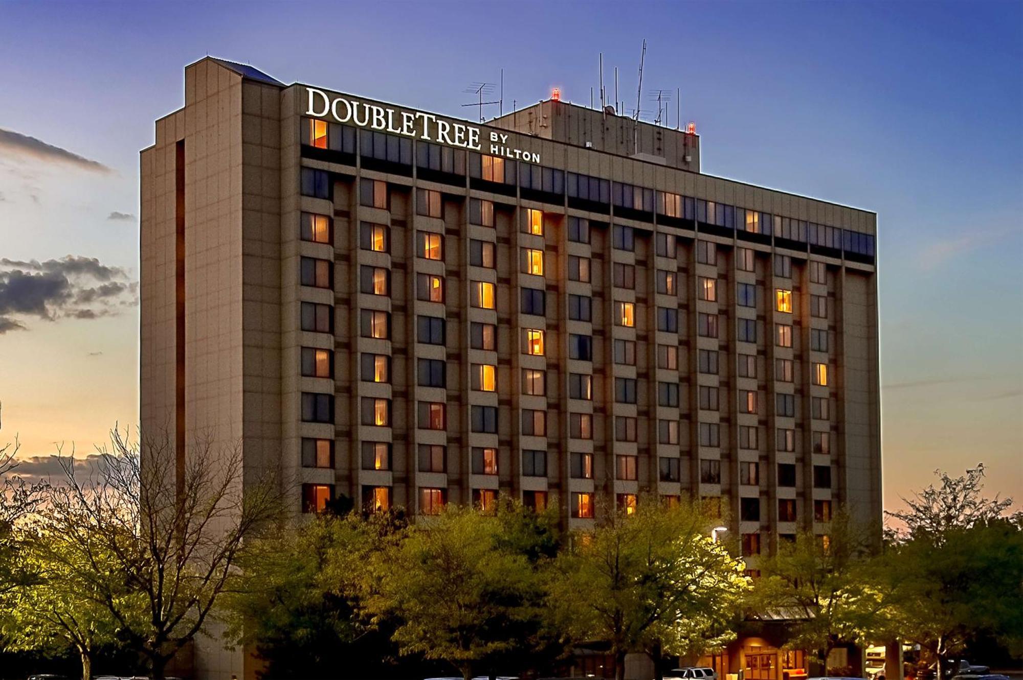 Doubletree By Hilton Hotel St. Louis - Chesterfield Exterior photo