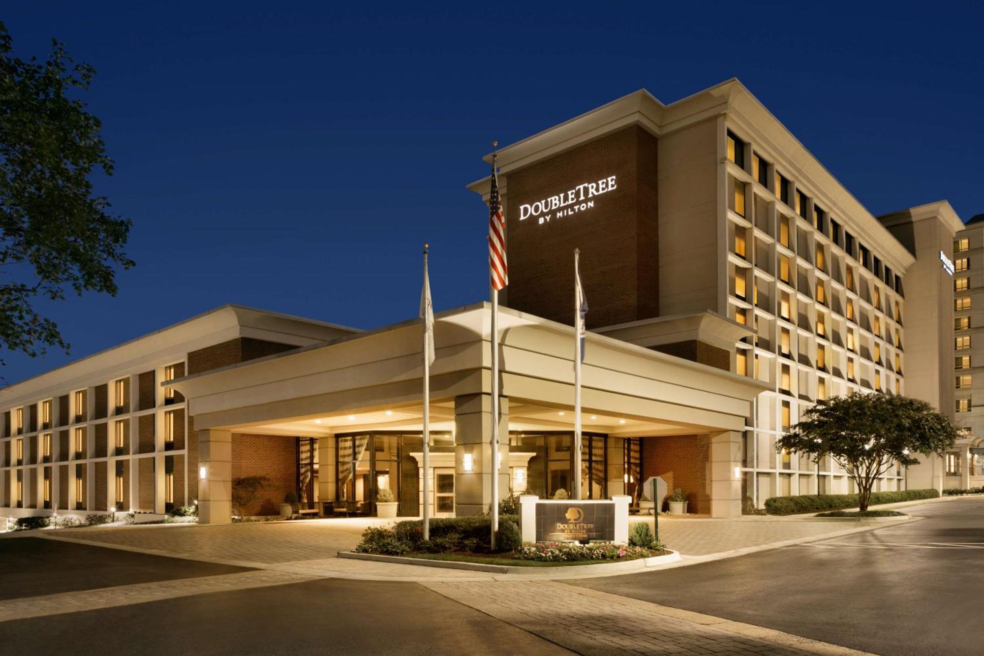 Doubletree By Hilton Mclean Tysons Hotel Tysons Corner Exterior photo
