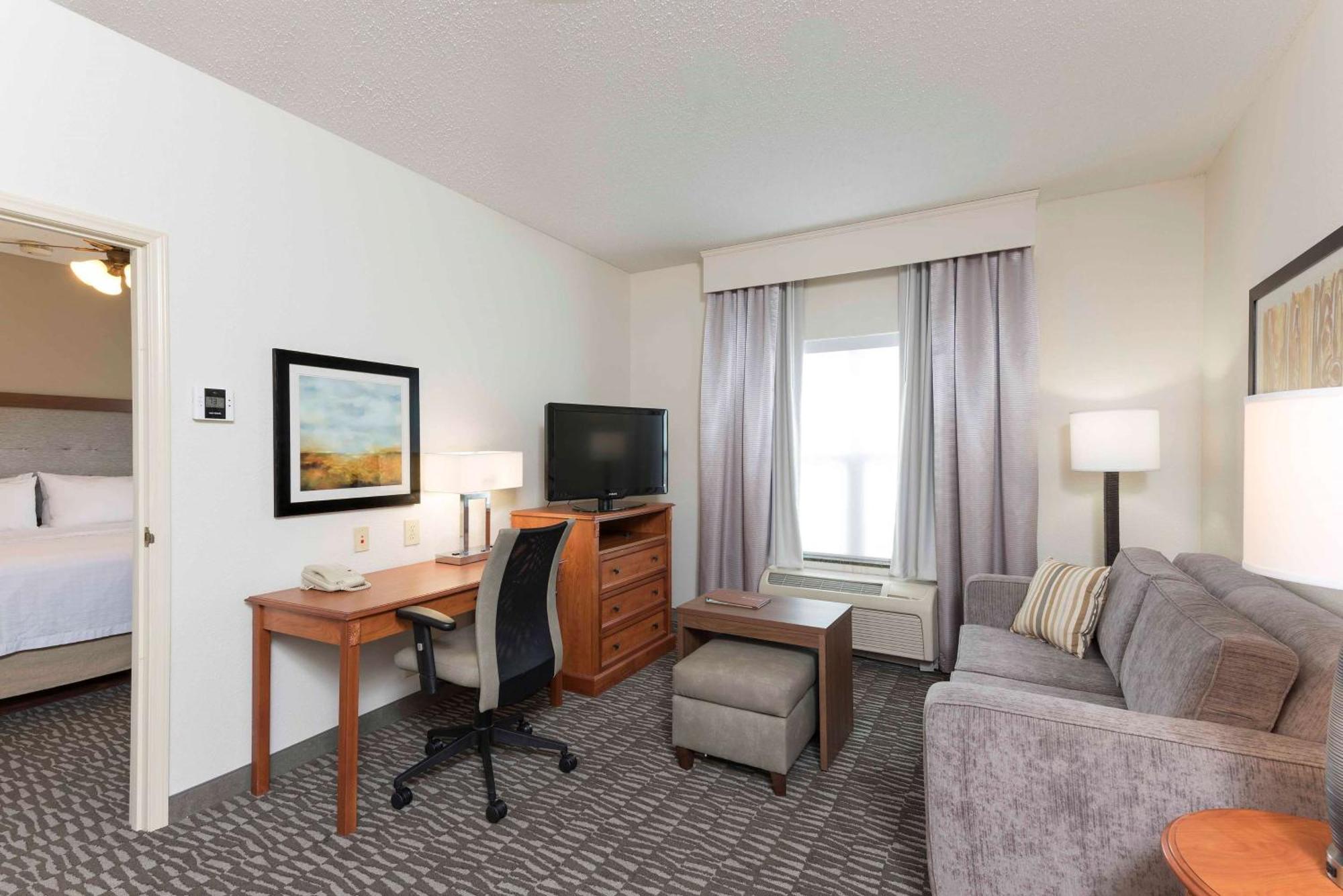 Homewood Suites By Hilton Indianapolis Airport / Plainfield Exterior photo
