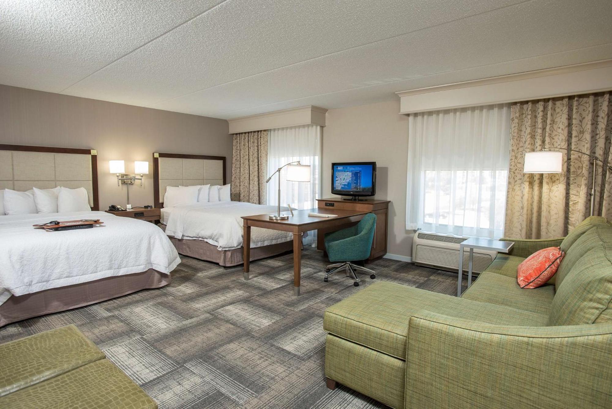 Hampton Inn & Suites Cincinnati-Union Centre West Chester Exterior photo