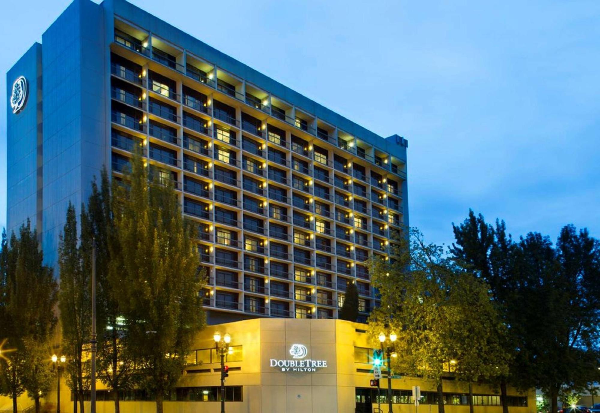 Doubletree By Hilton Portland Hotel Exterior photo