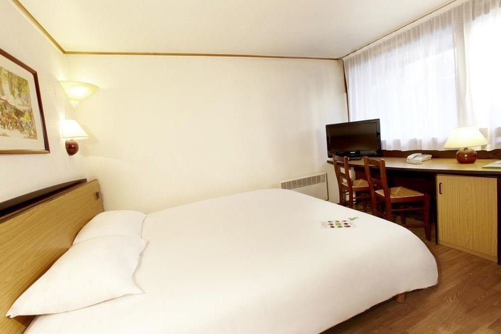 Campanile Nantes Saint-Sebastien-Sur-Loire Hotel Room photo