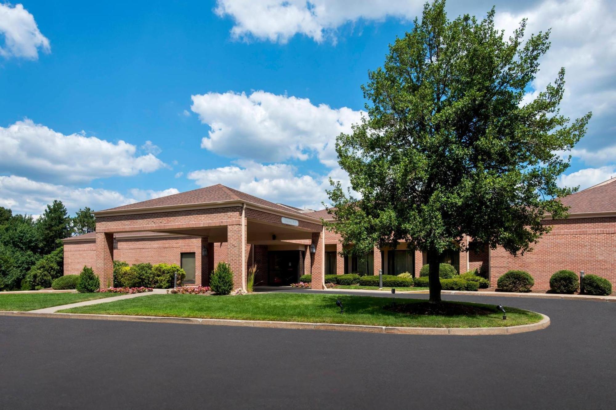 Courtyard By Marriott Boston Norwood/Canton Exterior photo