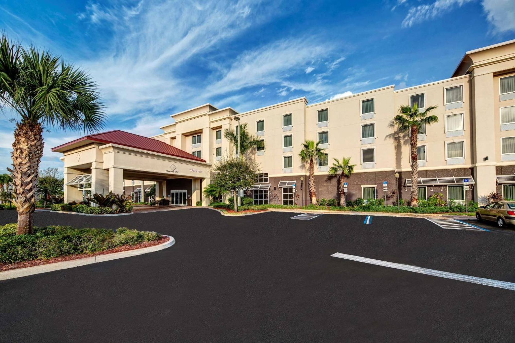 Hampton Inn & Suites Stuart-North Exterior photo