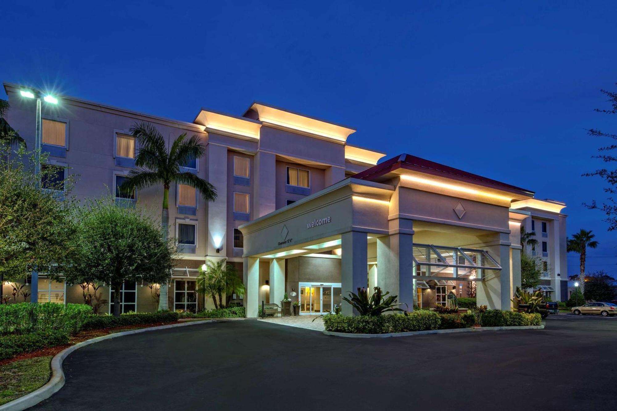 Hampton Inn & Suites Stuart-North Exterior photo