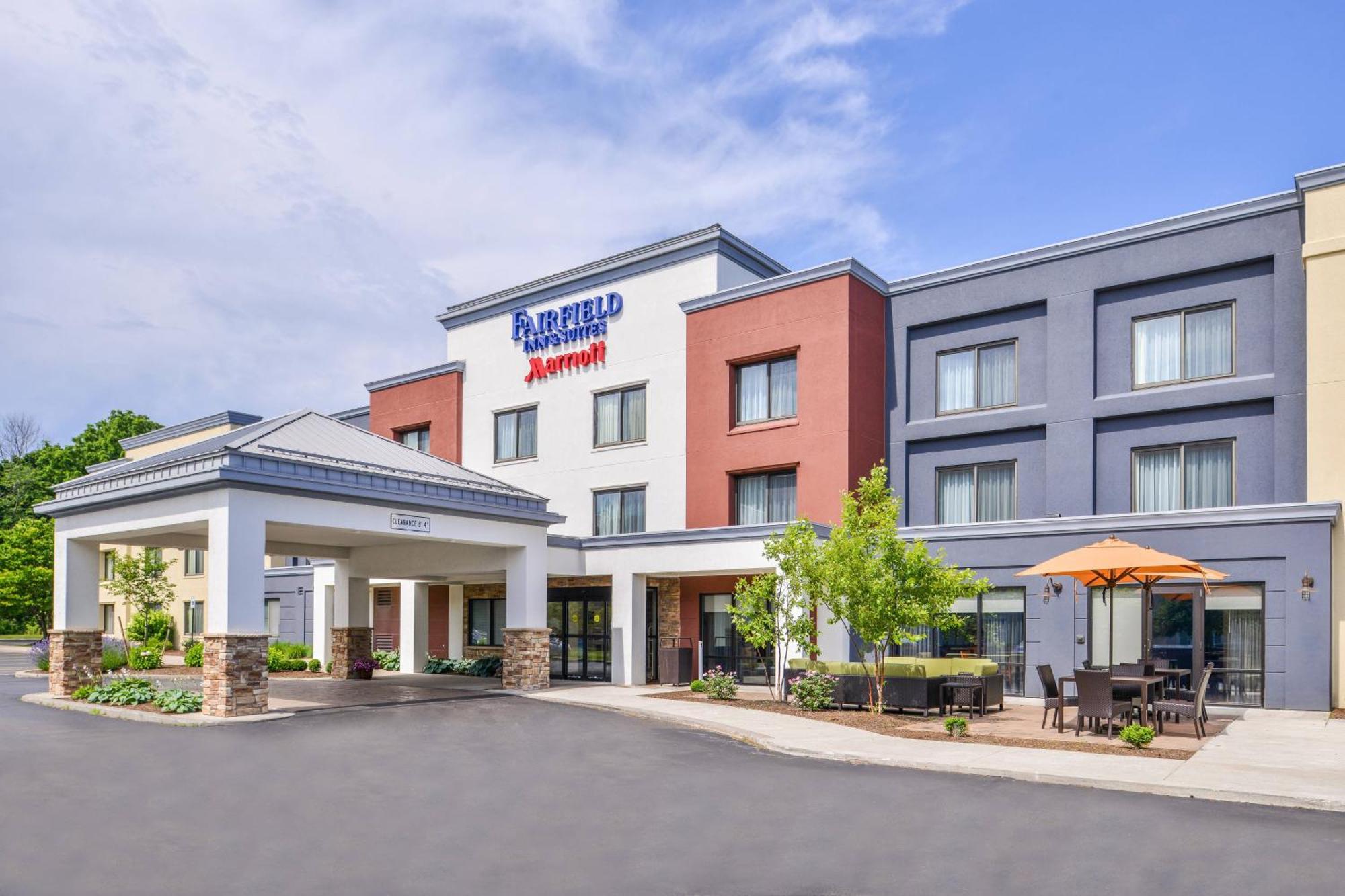 Fairfield Inn And Suites By Marriott Rochester West/Greece Exterior photo