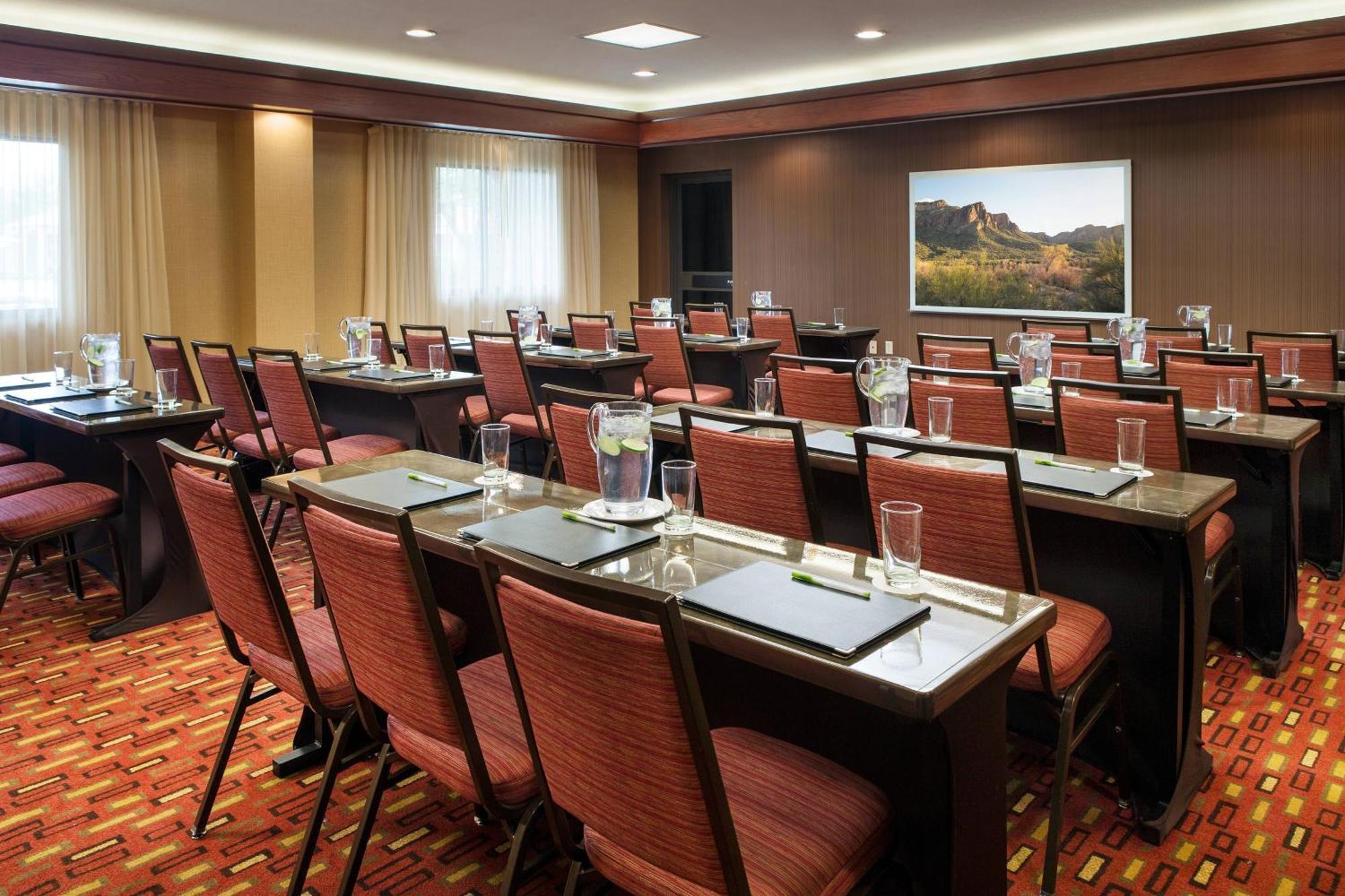 Courtyard By Marriott Scottsdale Old Town Hotel Exterior photo