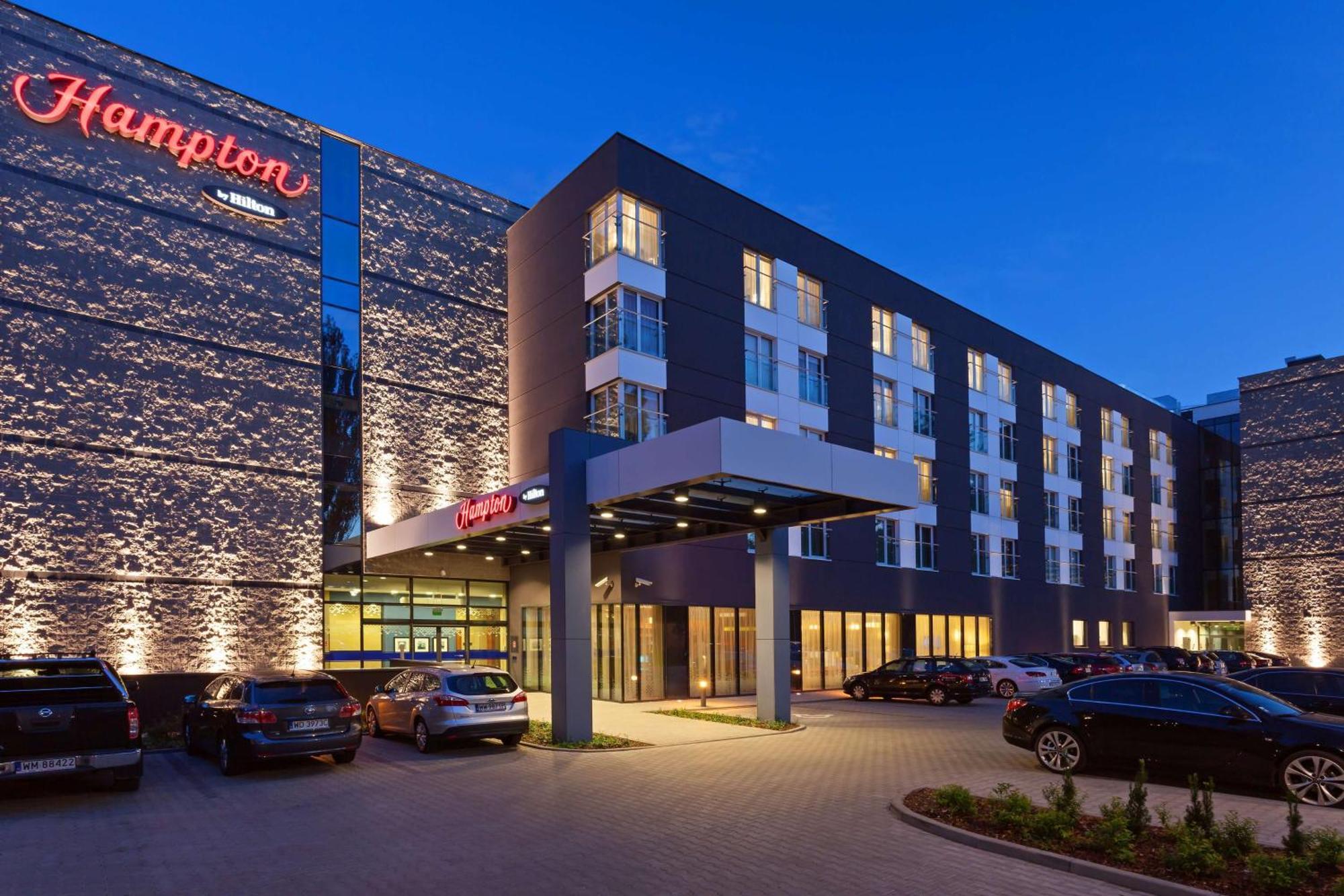Hampton By Hilton Warsaw Airport Hotel Exterior photo