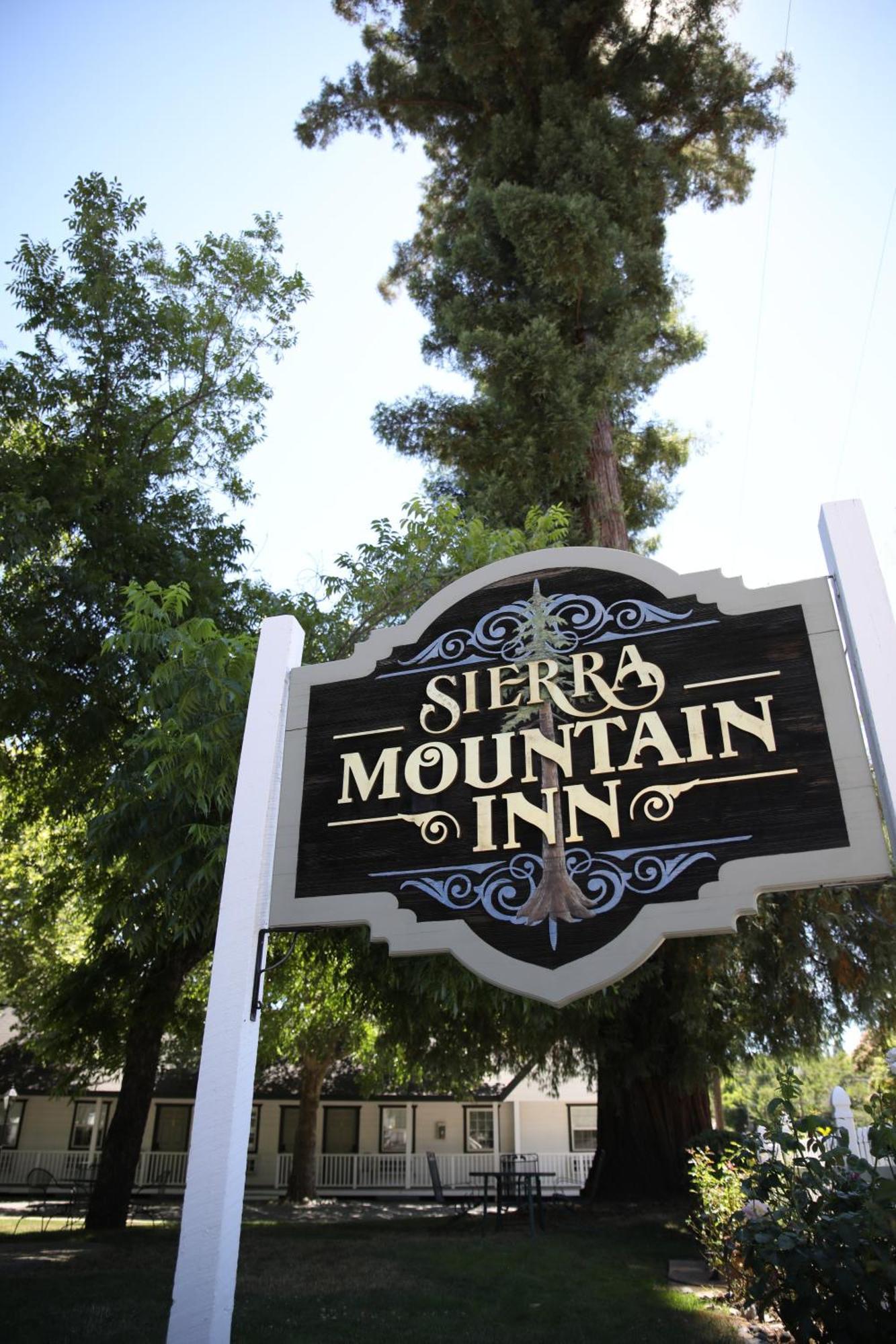 Sierra Mountain Inn Grass Valley Exterior photo