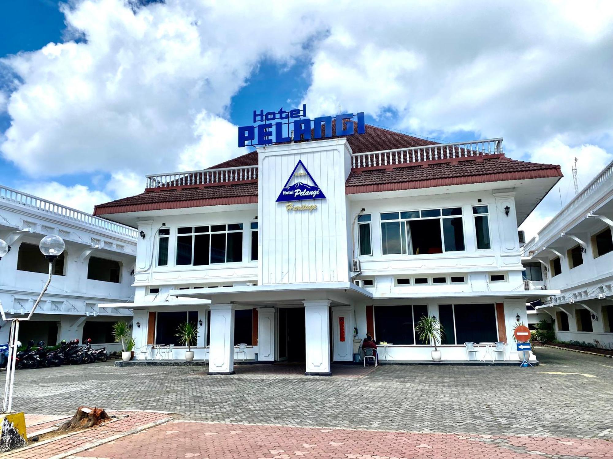 Hotel Pelangi Malang, Kayutangan Heritage Exterior photo