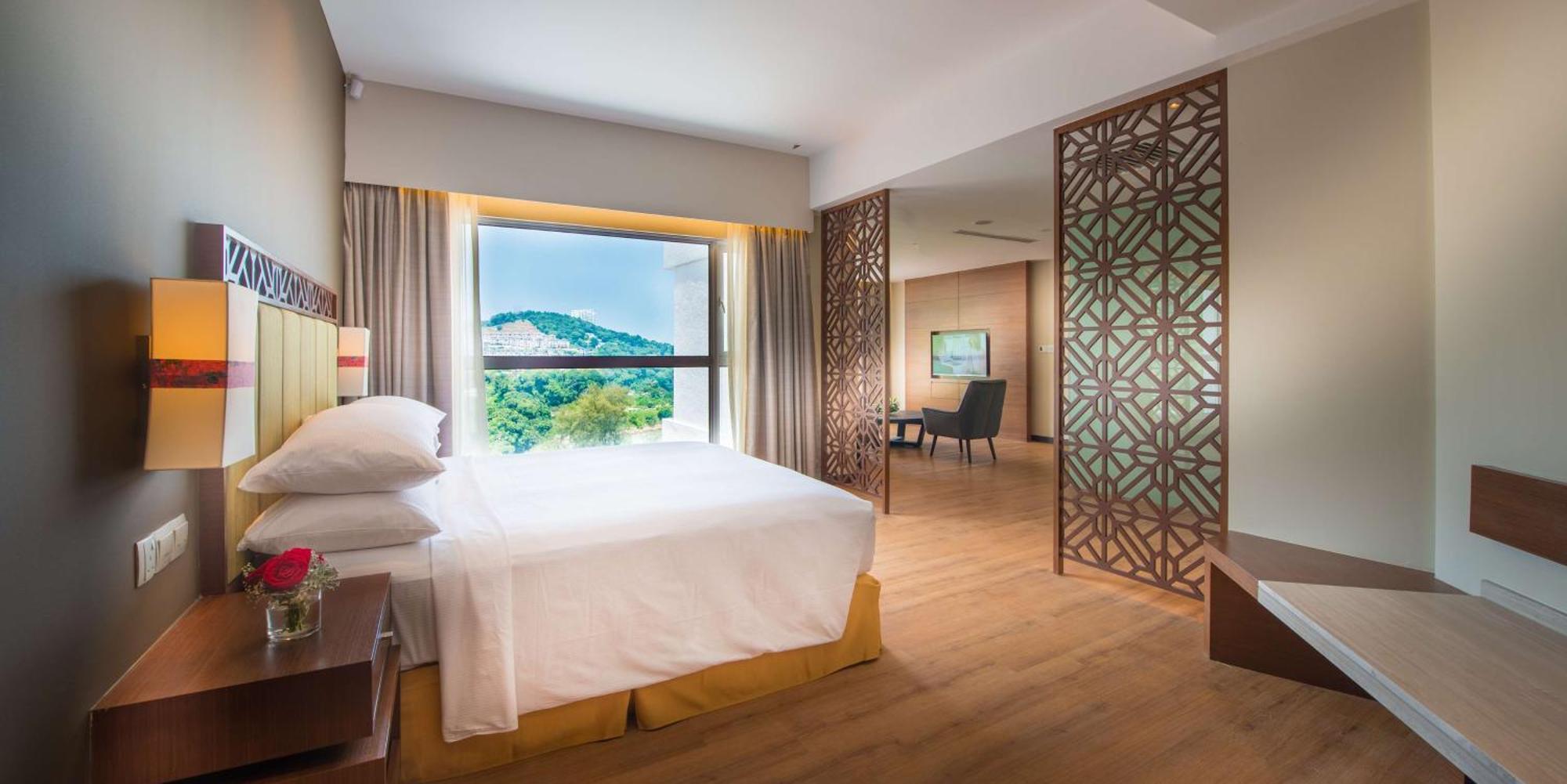 Doubletree Resort By Hilton Hotel Penang Batu Ferringhi Exterior photo