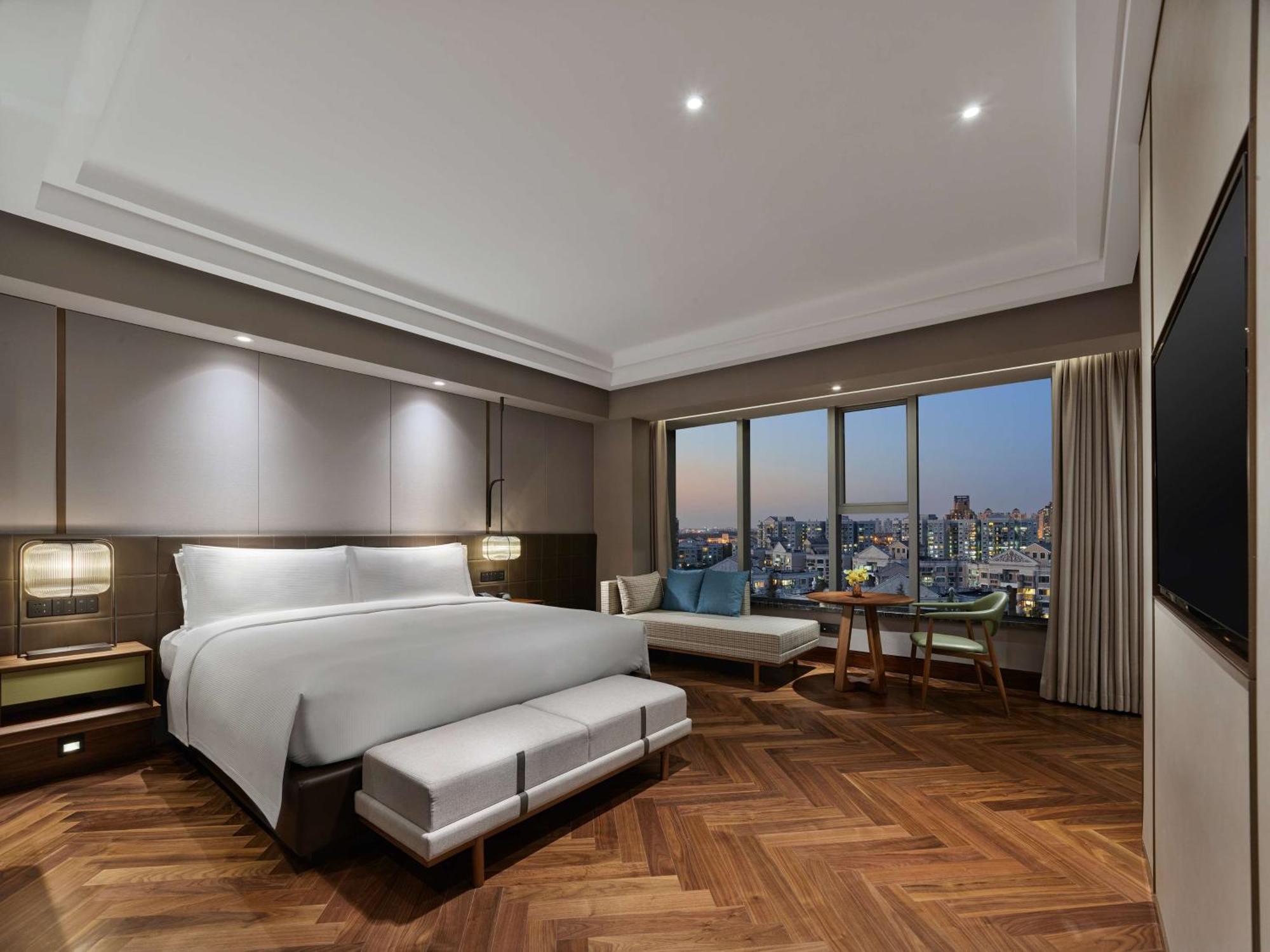 Hilton Shanghai Hongqiao Exterior photo