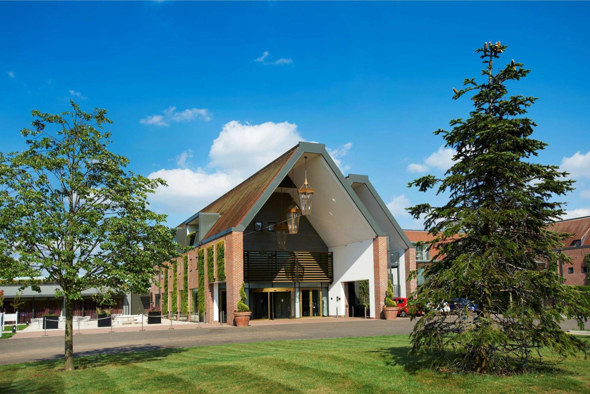 Hilton London Syon Park Hotel Brentford Exterior photo