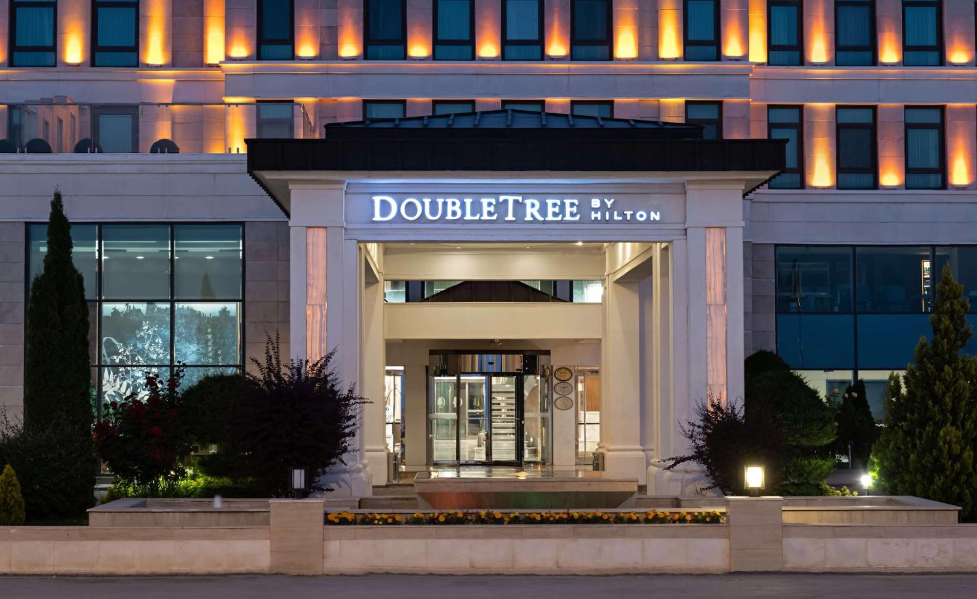 Doubletree By Hilton Van Exterior photo