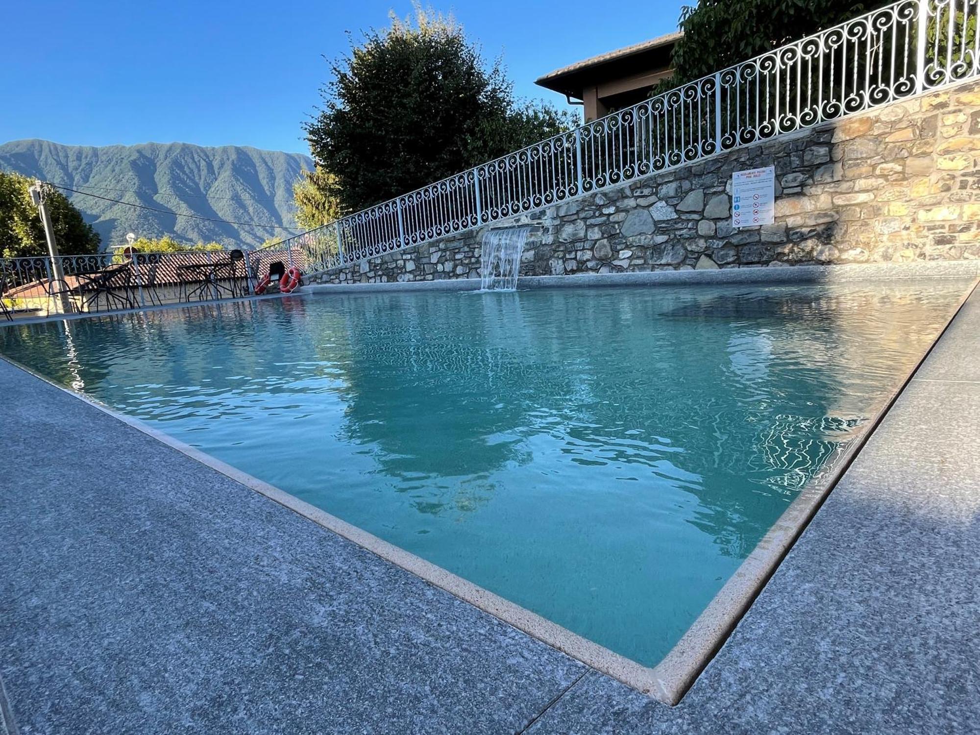 Hotel Lario Mezzegra Exterior photo