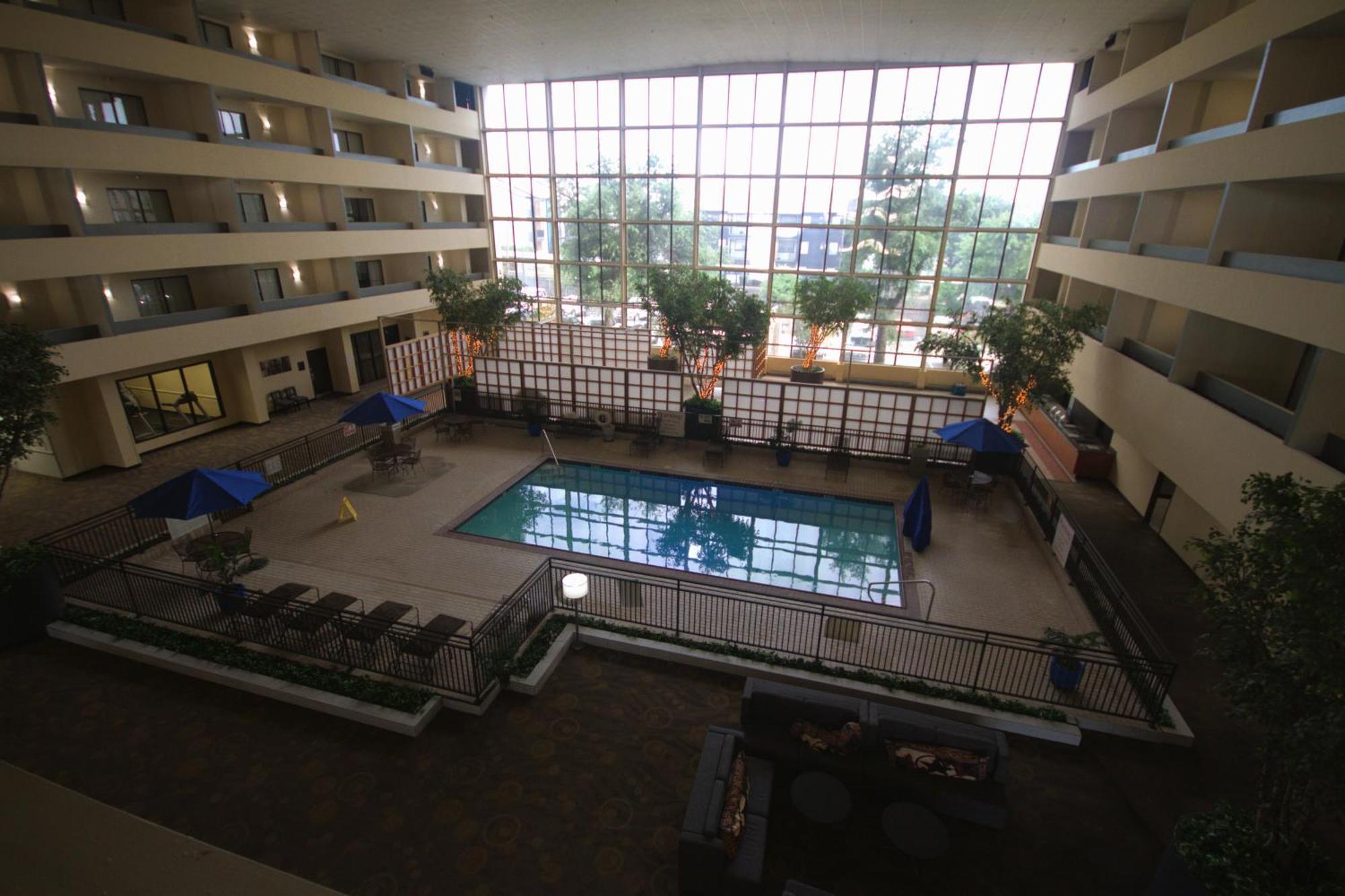 Atrium Hotel And Suites Dfw Airport Irving Exterior photo