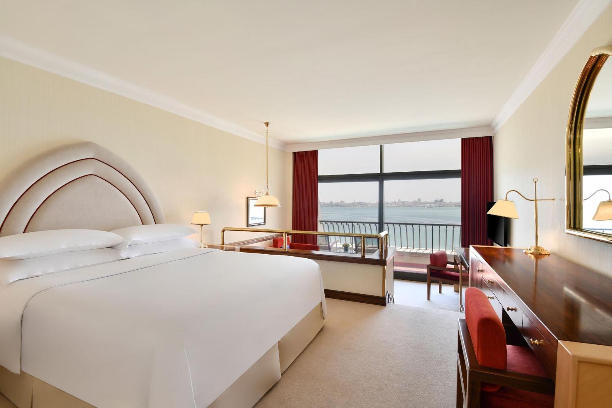 Sheraton Grand Doha Resort & Convention Hotel Exterior photo