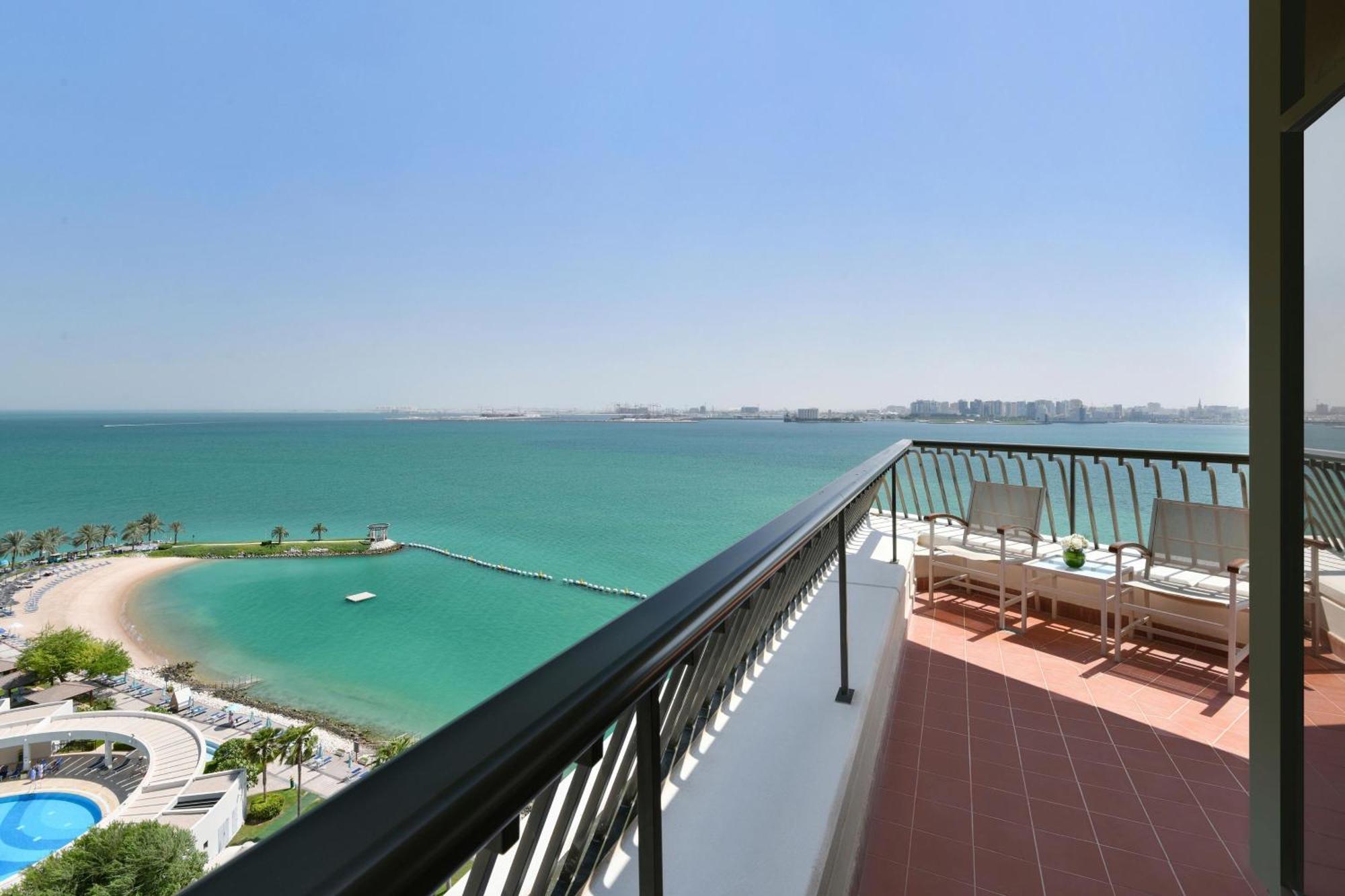 Sheraton Grand Doha Resort & Convention Hotel Exterior photo