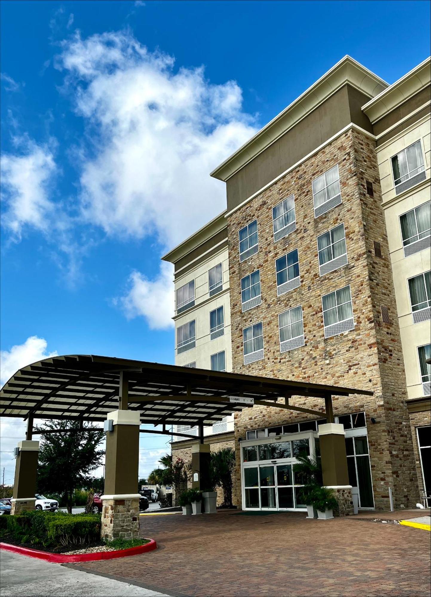 Doubletree By Hilton Houston Westchase Hotel Exterior photo