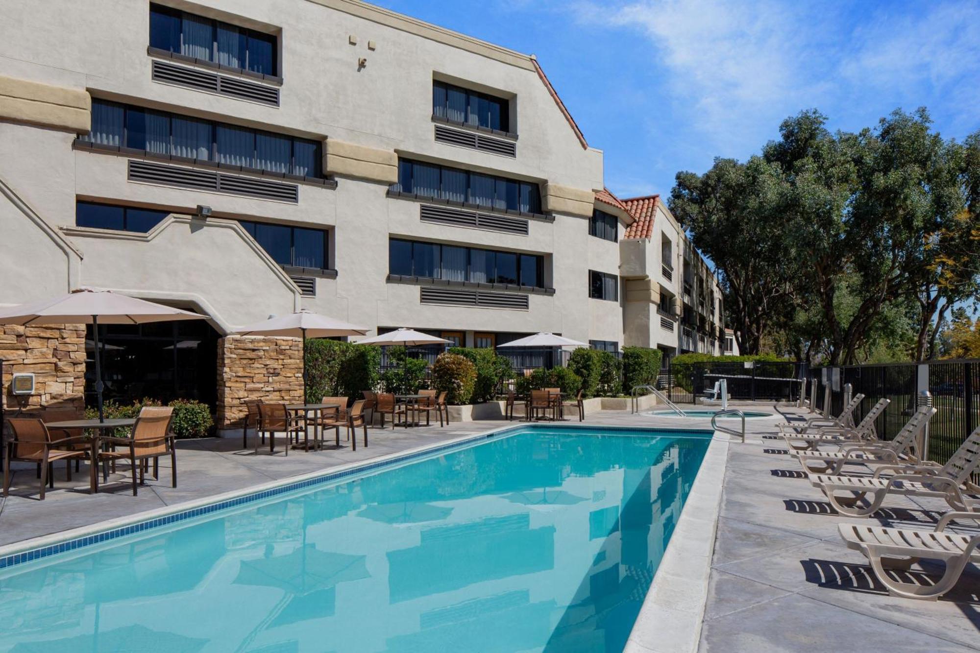 Courtyard By Marriott San Diego Rancho Bernardo Exterior photo