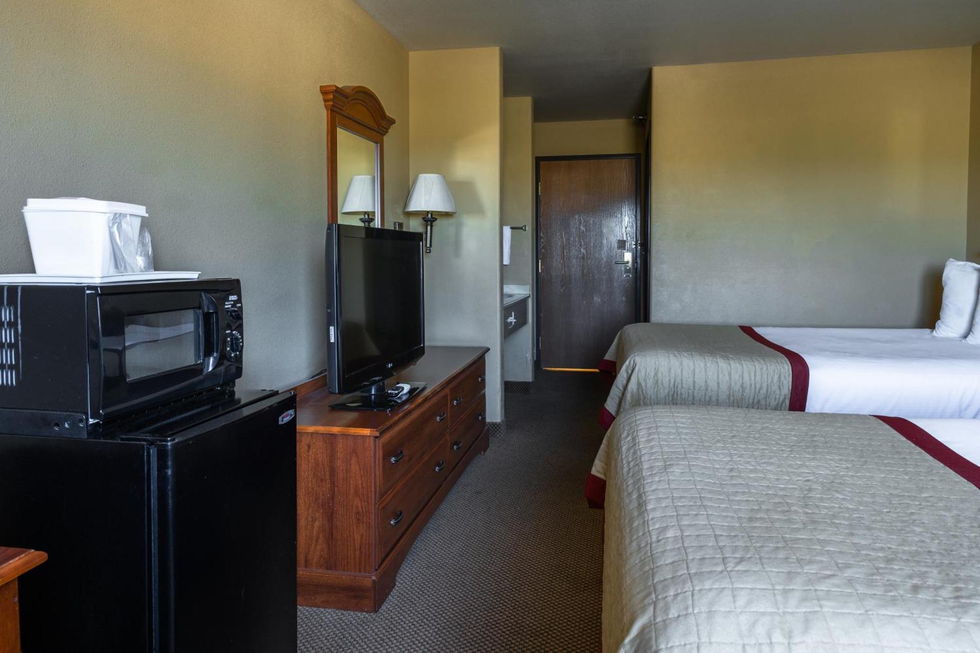 Pinedale Hotel & Suites Exterior photo