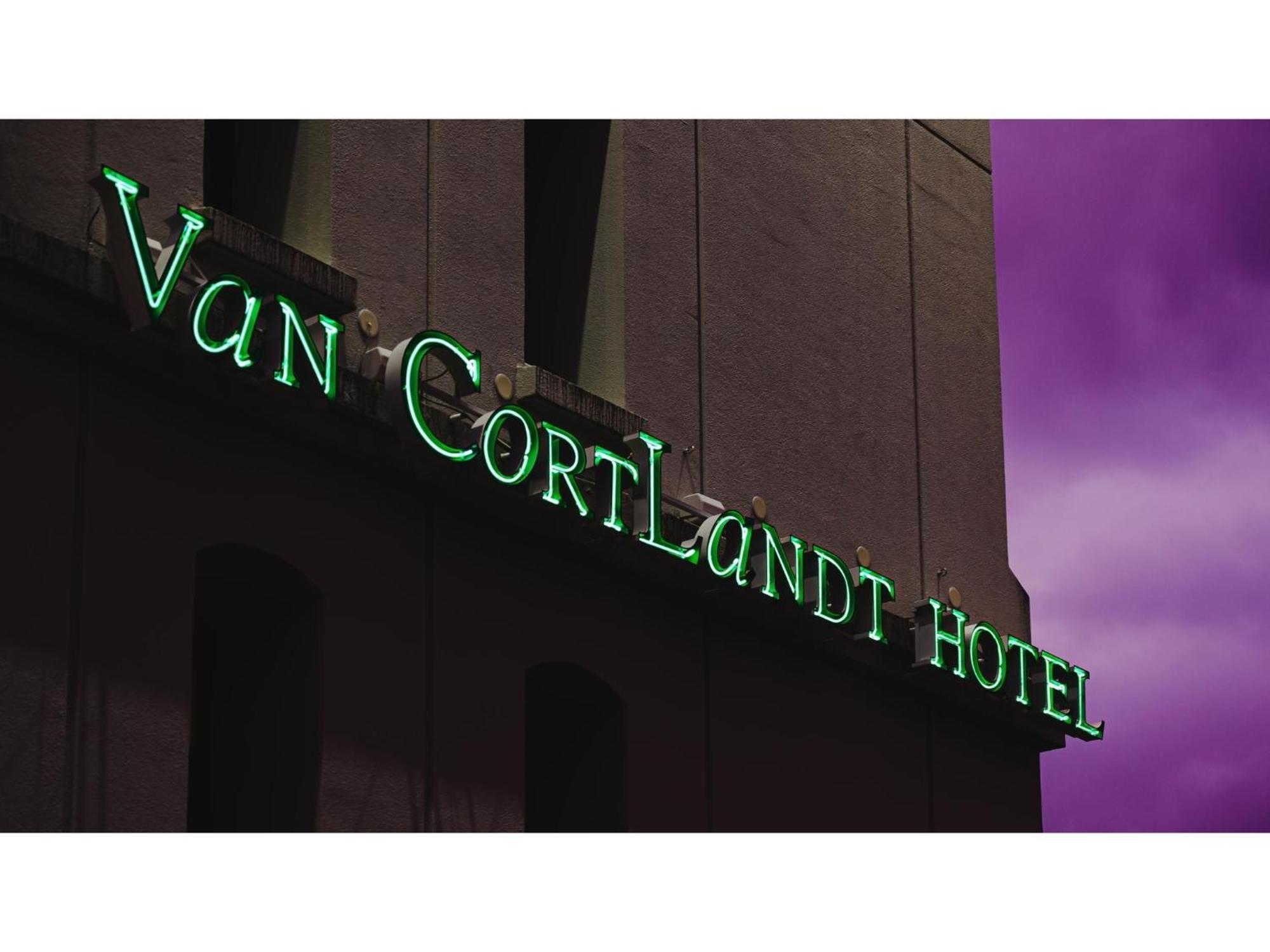 Van Cortlandt Hotel - Vacation Stay 17465V Aira Exterior photo