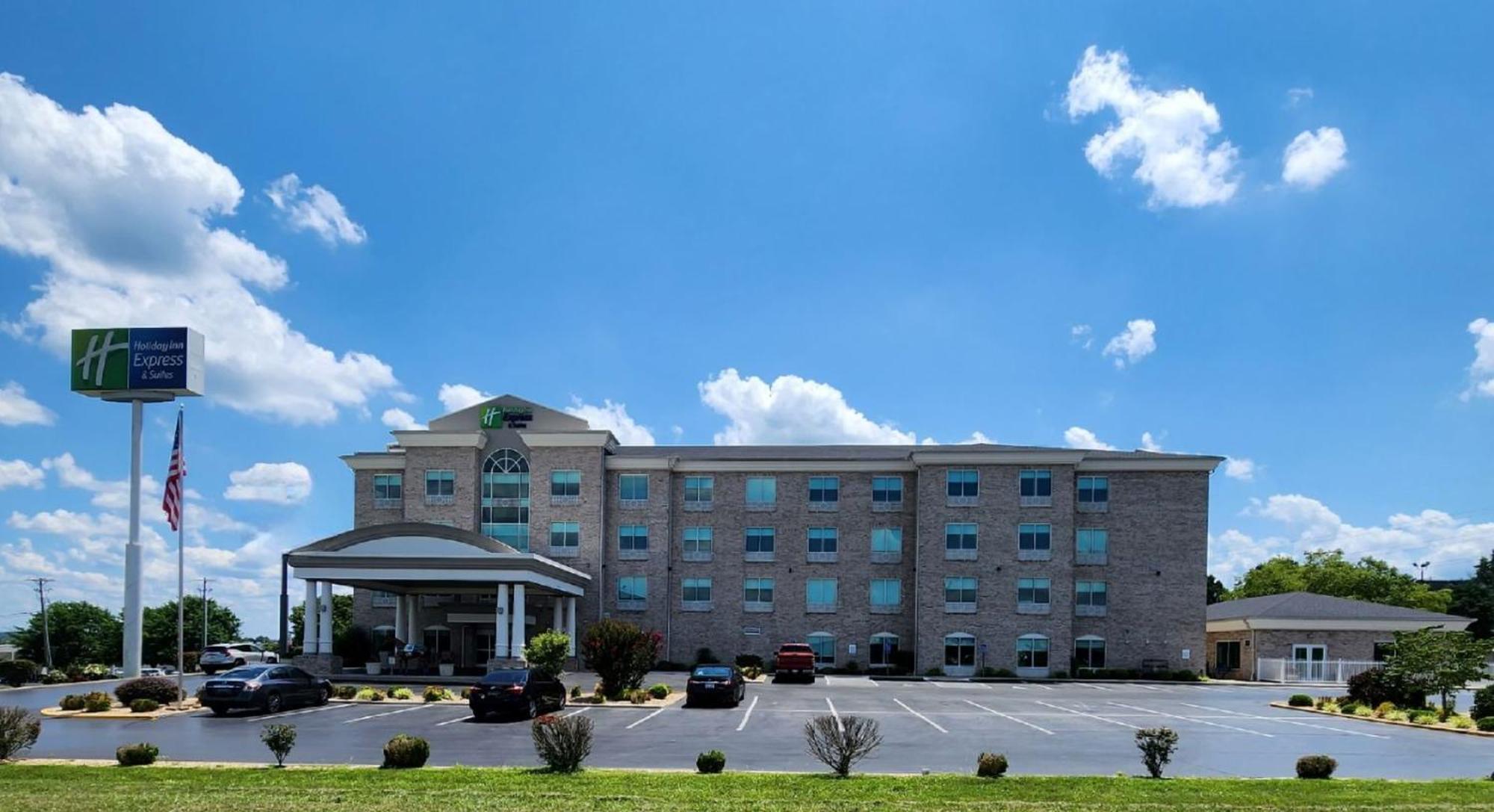 Holiday Inn Express Hotel & Suites Somerset Central, An Ihg Hotel Exterior photo