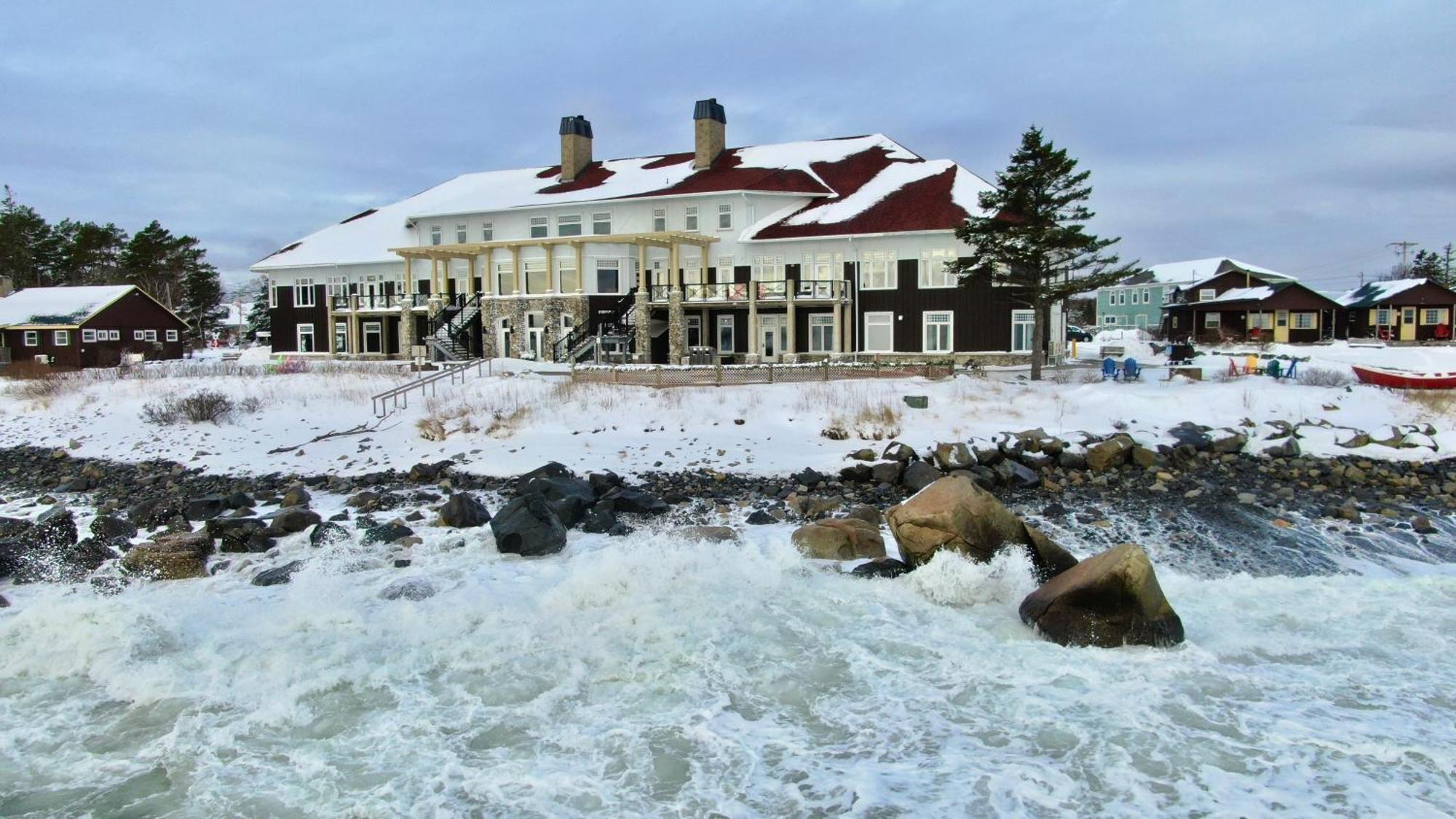 White Point Beach Resort Liverpool Exterior photo