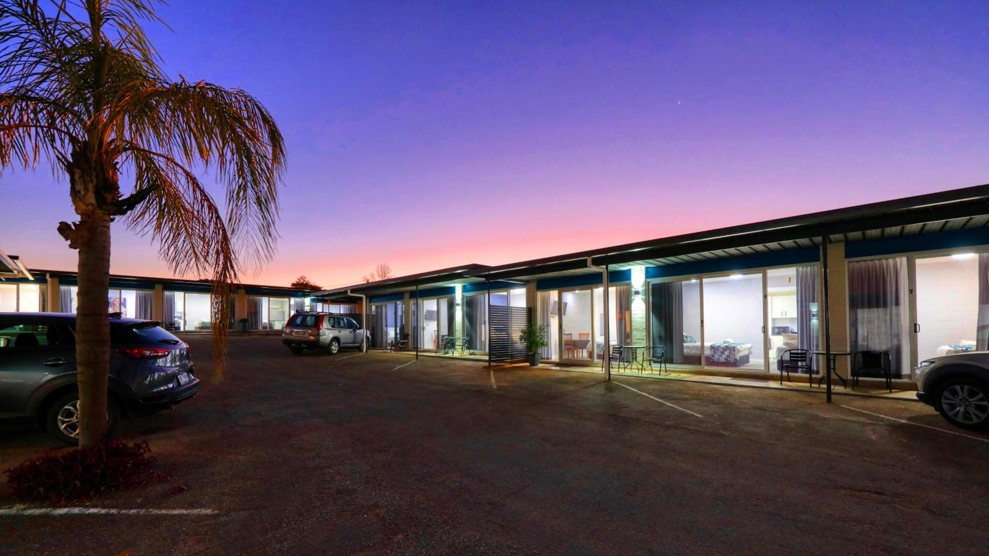 Hilltop Motel Broken Hill Exterior photo