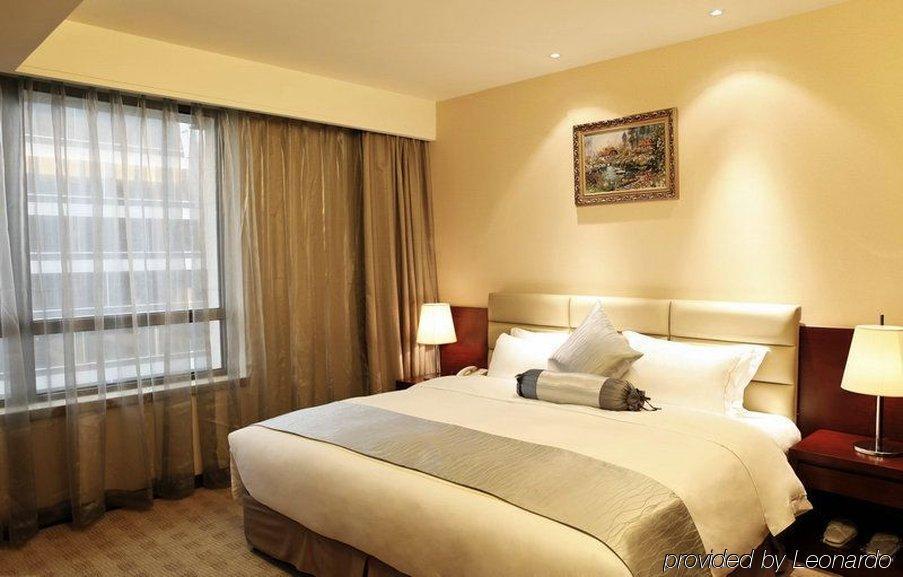 Chengdu Sovereign Hotel Room photo