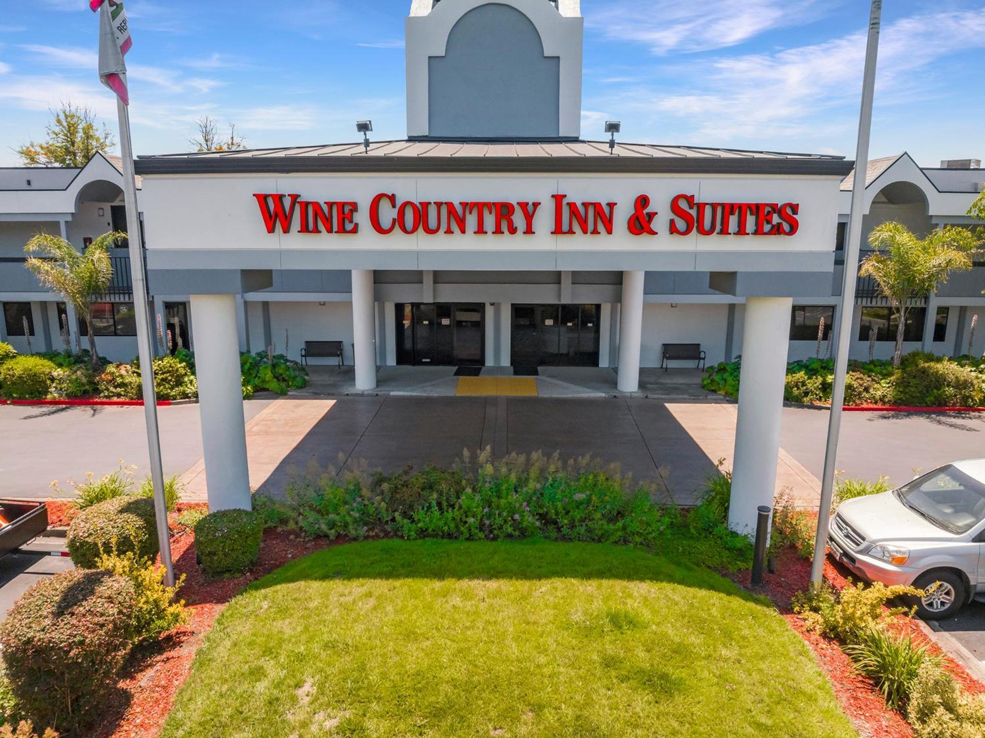 Best Western Plus Wine Country Inn & Suites Santa Rosa Exterior photo