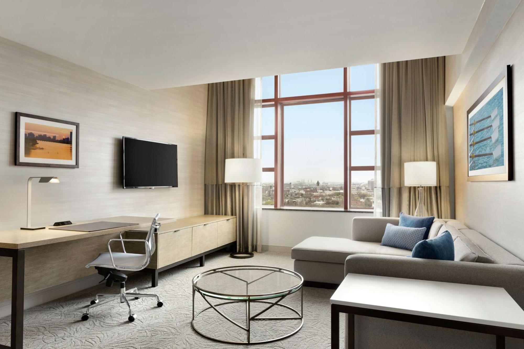 Doubletree Suites By Hilton Hotel Boston - Cambridge Exterior photo