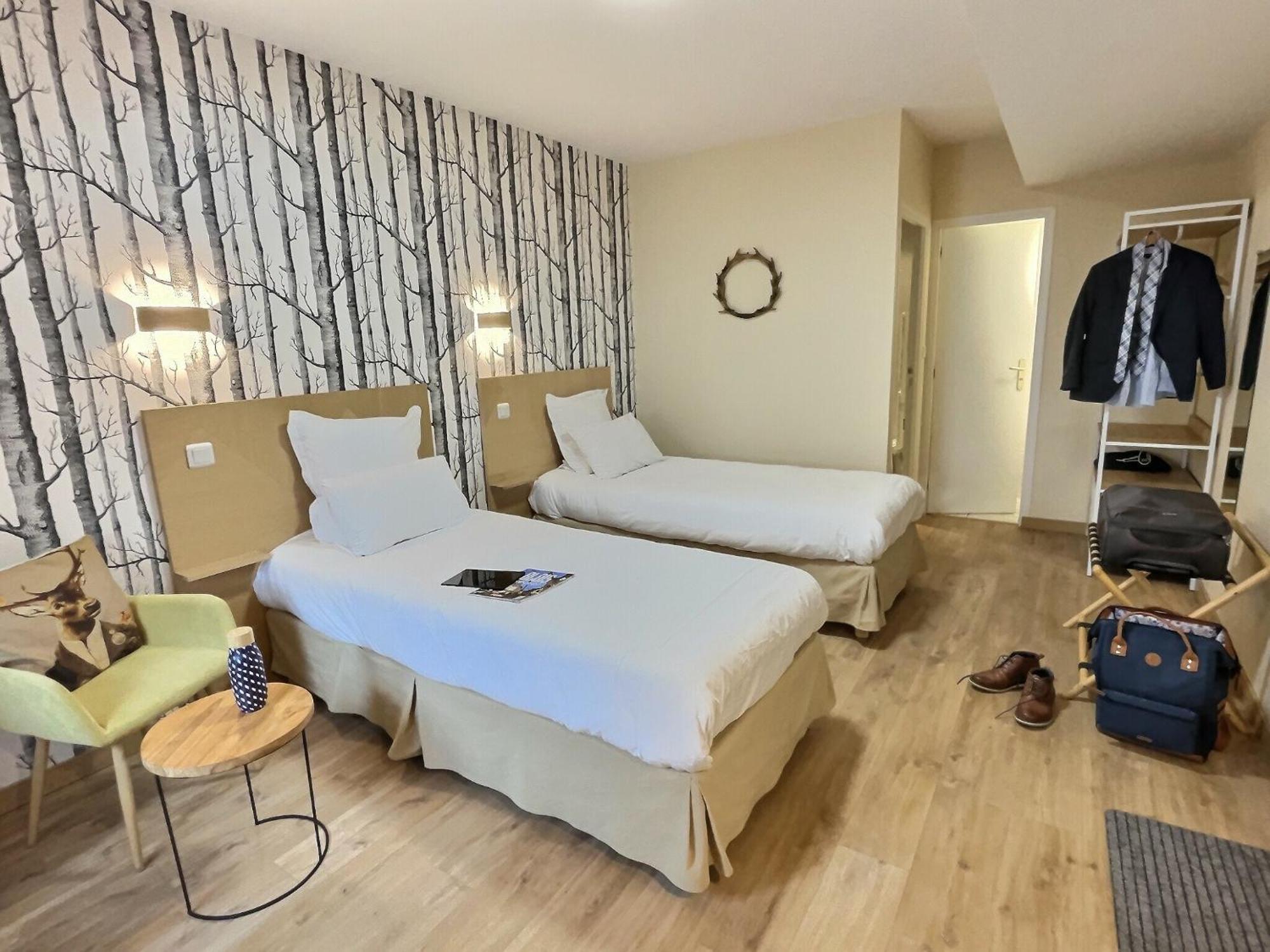 Logis Hotel Du Cygne Bracieux Room photo