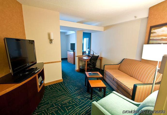 Fairfield Inn & Suites By Marriott Sault Ste. Marie Room photo