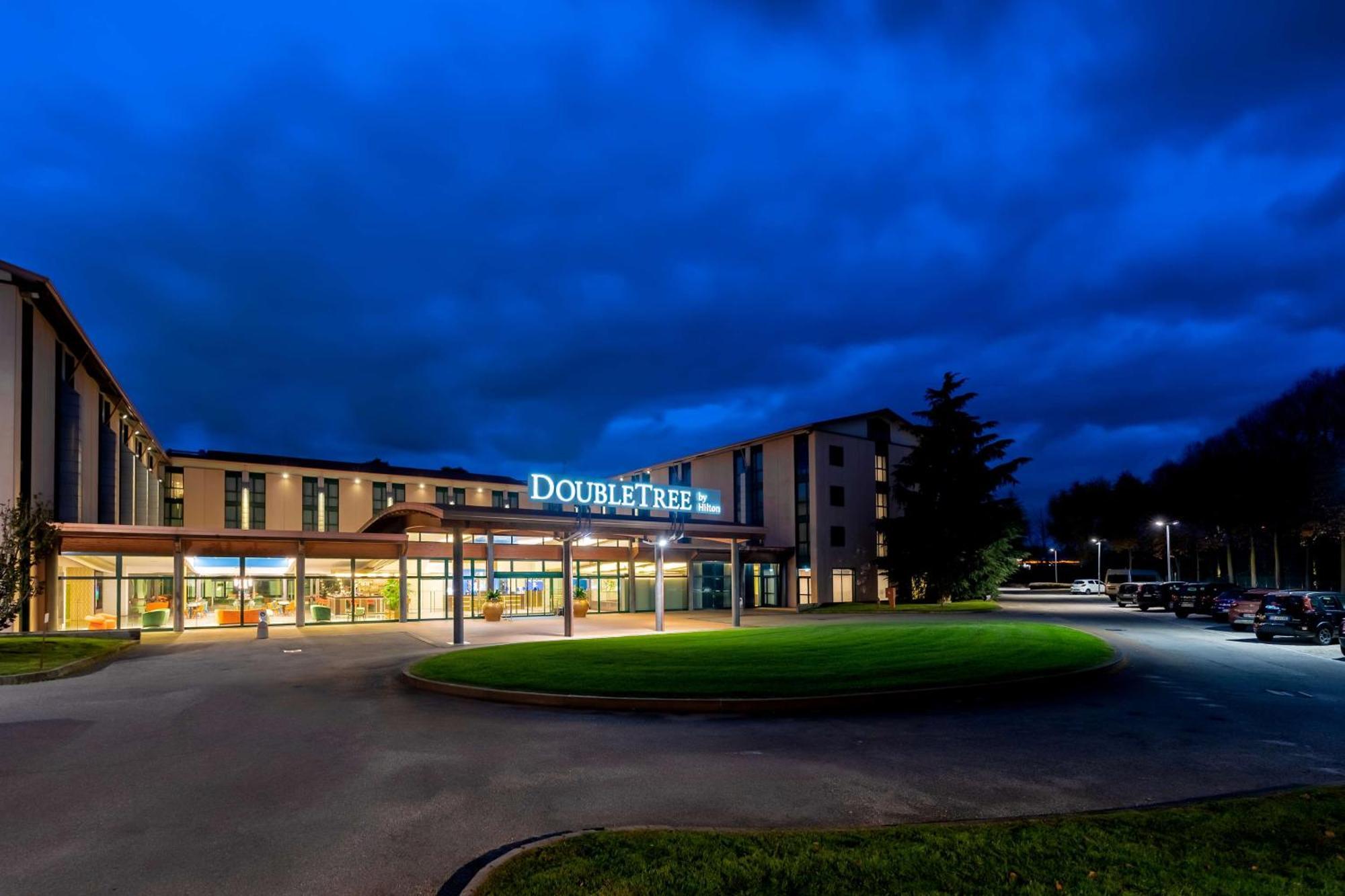 Doubletree By Hilton Milan Malpensa Solbiate Olona Hotel Exterior photo