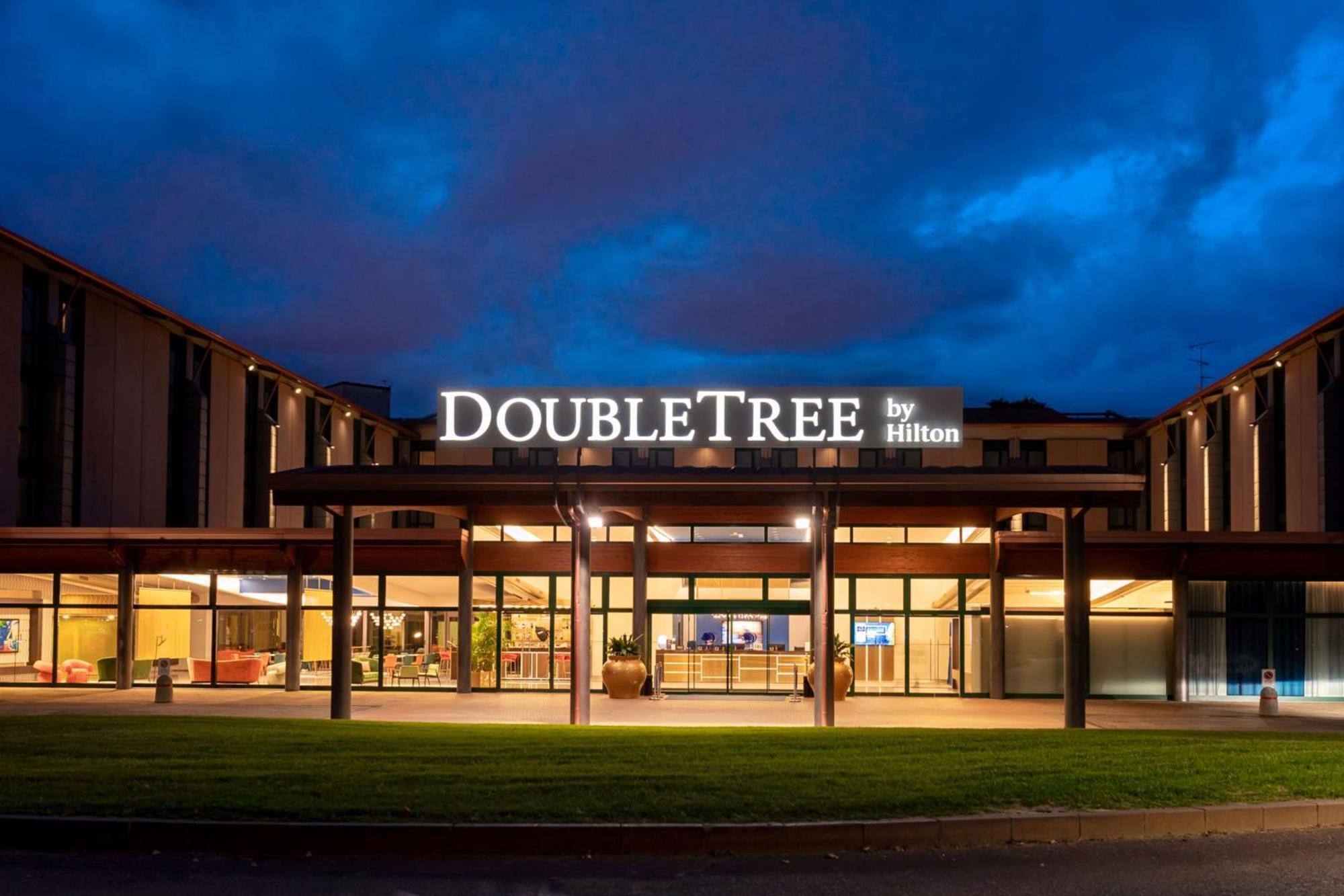 Doubletree By Hilton Milan Malpensa Solbiate Olona Hotel Exterior photo