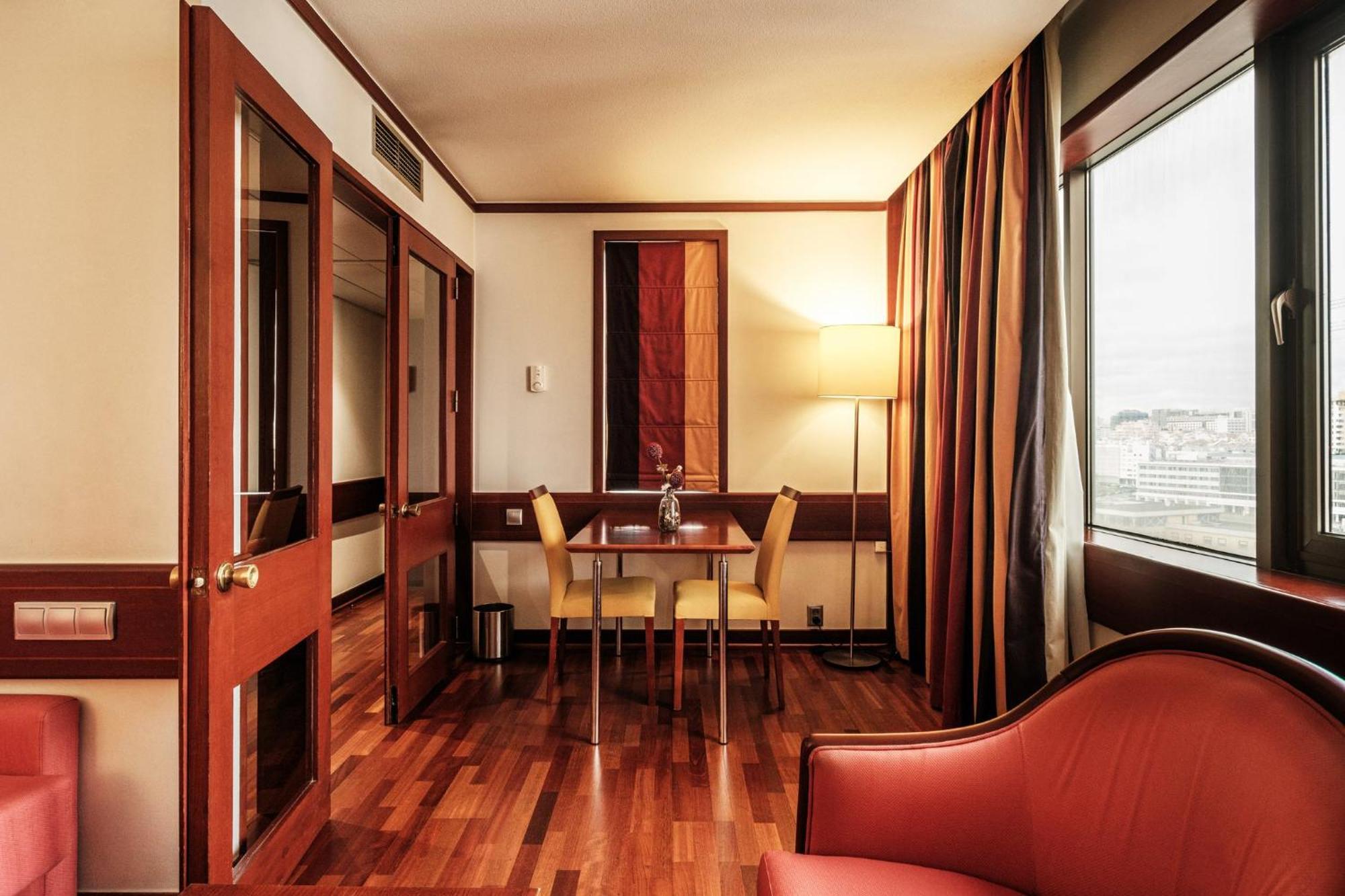 Holiday Inn Lisbon-Continental, An Ihg Hotel Exterior photo