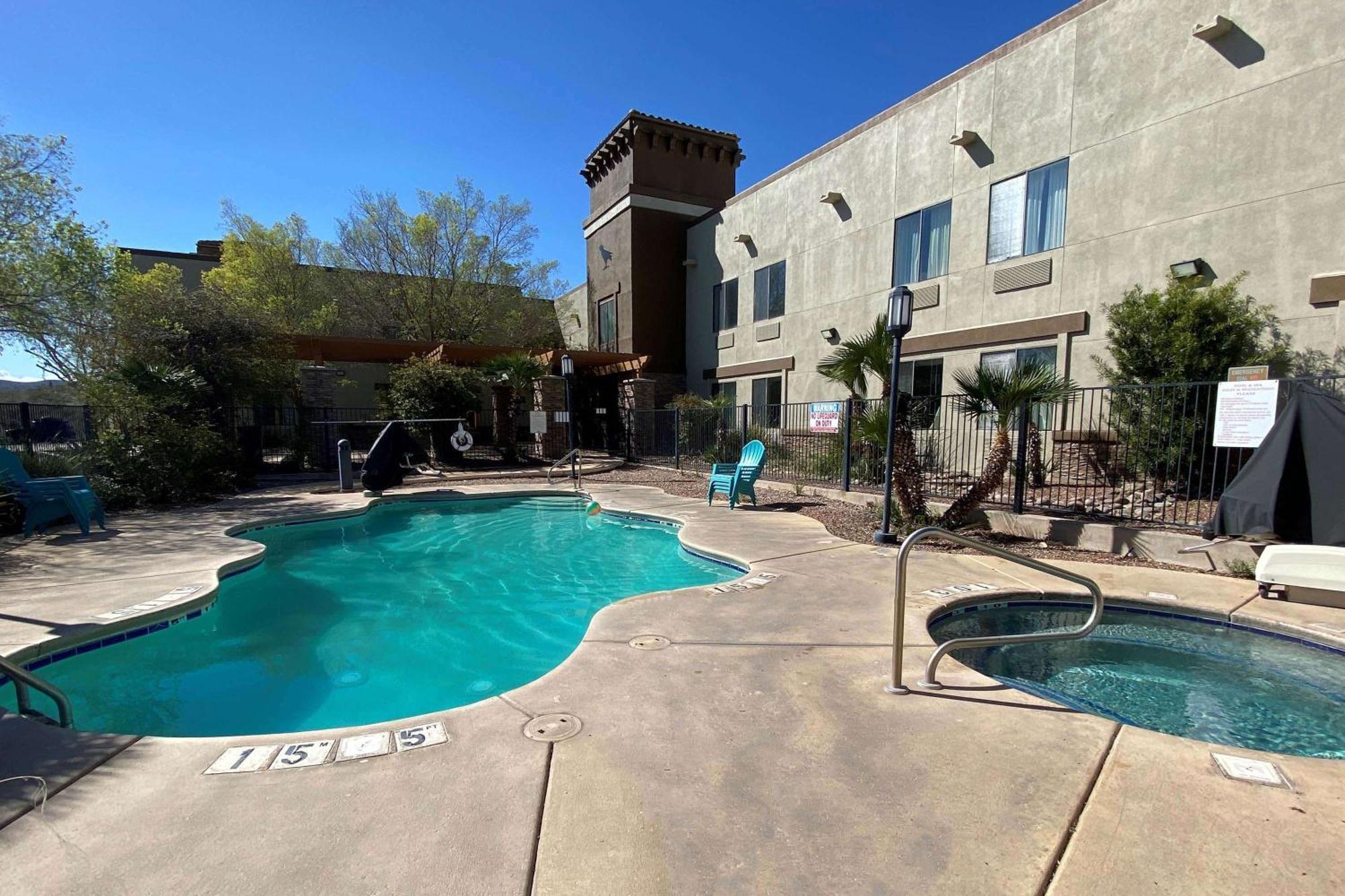 Tombstone Grand Hotel, A Baymont By Wyndham Exterior photo