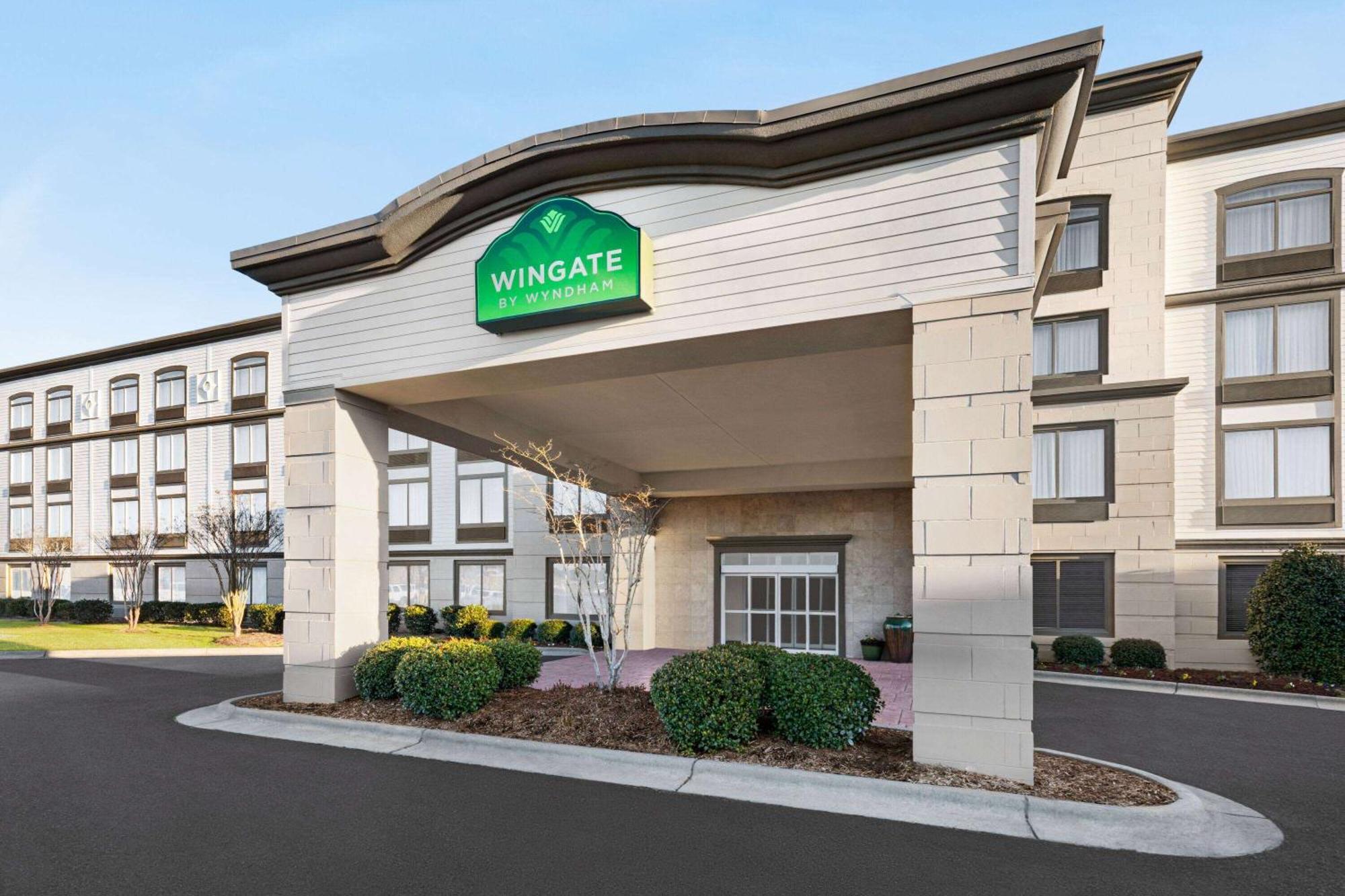Wingate By Wyndham Southport Hotel Exterior photo