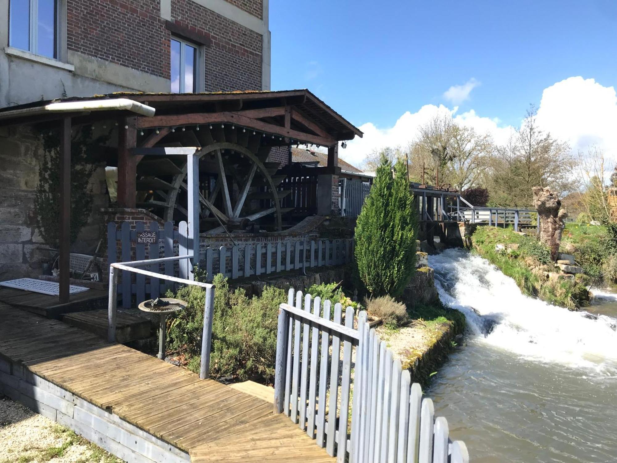 Logis - Hotel & Restaurant Moulin Des Forges Saint-Omer-en-Chaussee Exterior photo