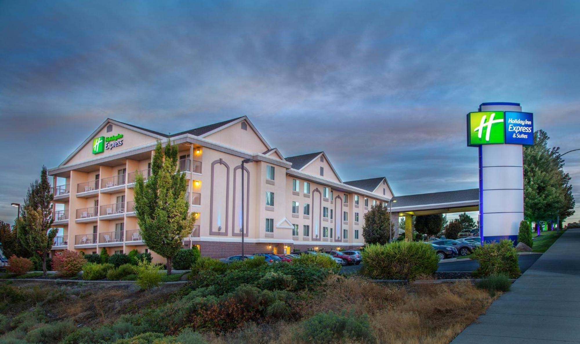 Holiday Inn Express Hotel & Suites Richland Exterior photo