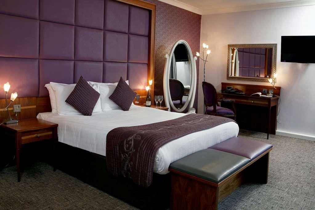 B/W Plus Lancashire Manor Hotel Skelmersdale Room photo