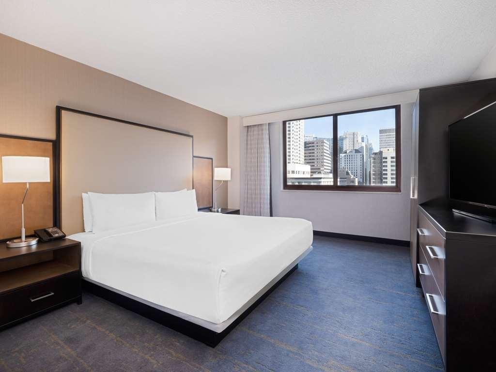 Embassy Suites Chicago - Downtown River North Room photo