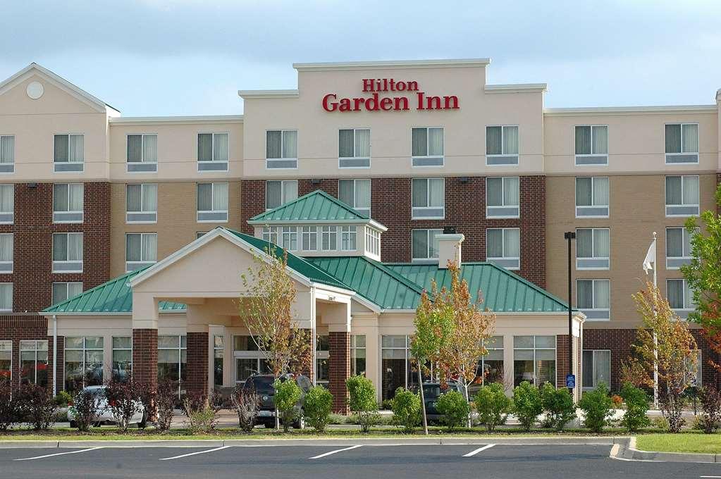 Hilton Garden Inn Naperville/Warrenville Exterior photo