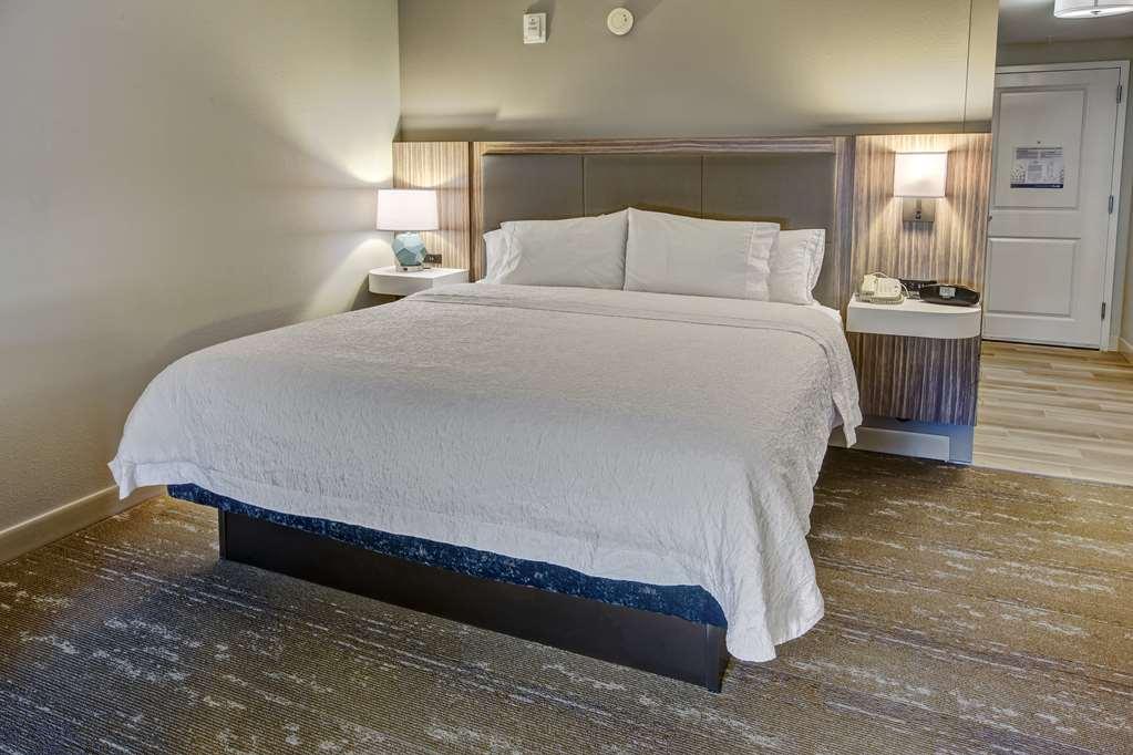 Hampton Inn & Suites Fort Myers Estero Room photo